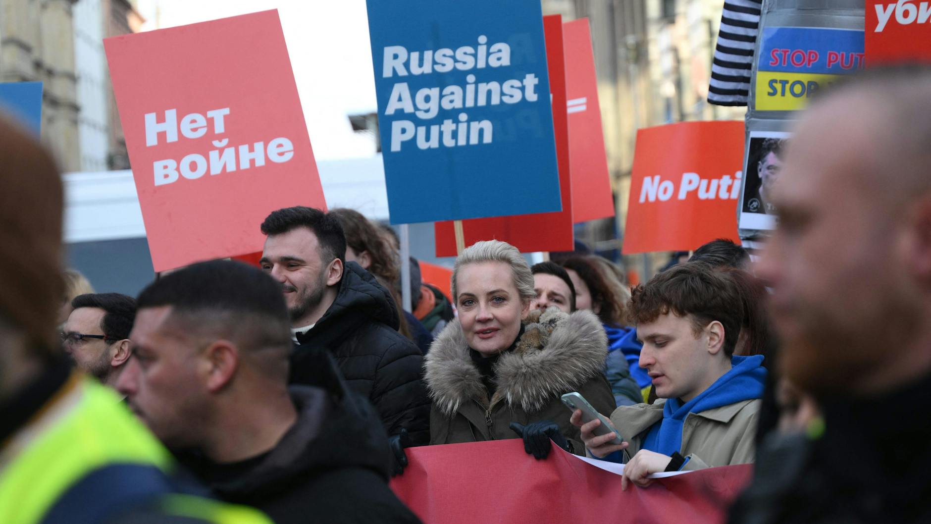 Alexej Nawalnys Witwe Julia bei der Demonstration in Berlin.