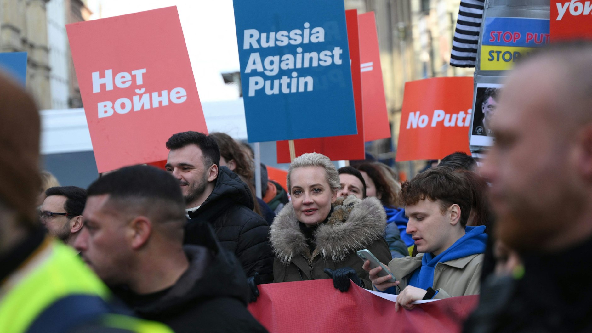 Alexej Nawalnys Witwe Julia bei der Demonstration in Berlin.