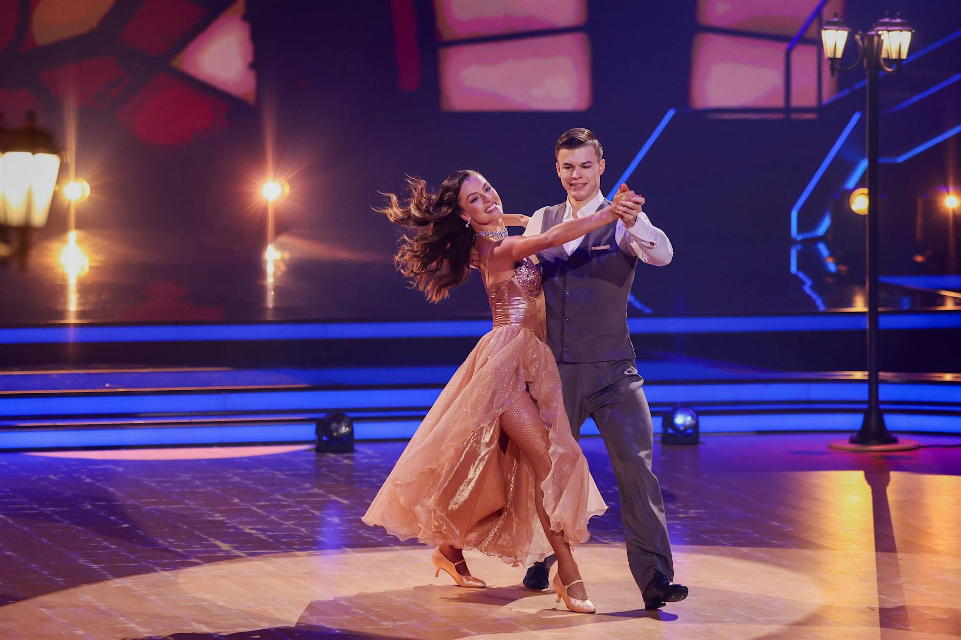 Aus bei „Let’s Dance“: DIESER Promi ist raus – und er haut alle vom Hocker