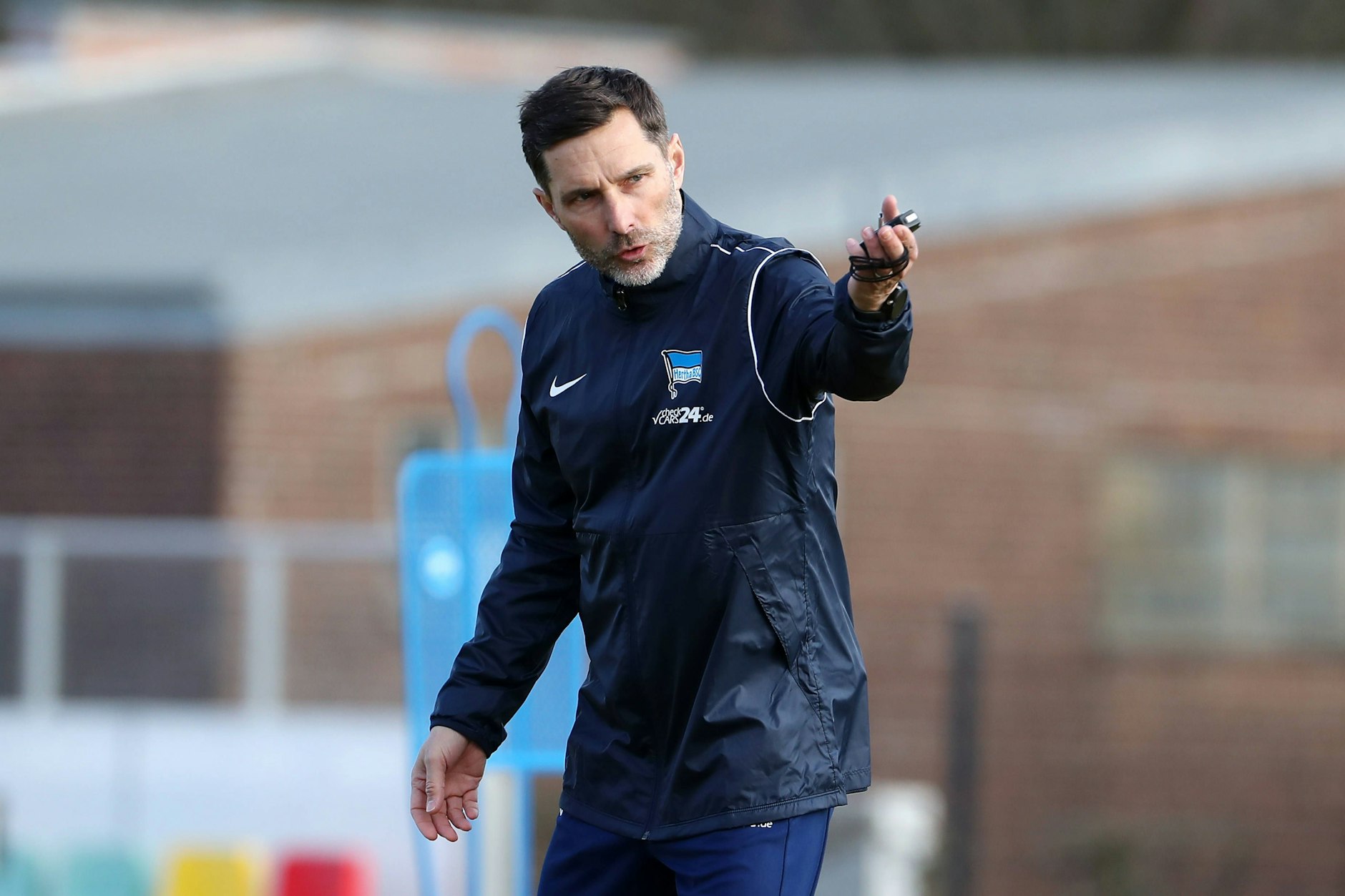 Stefan Leitl ist seit zwölf Tagen Hertha-Trainer. Er versucht, eine Lockerheit ins Team zu bekommen.