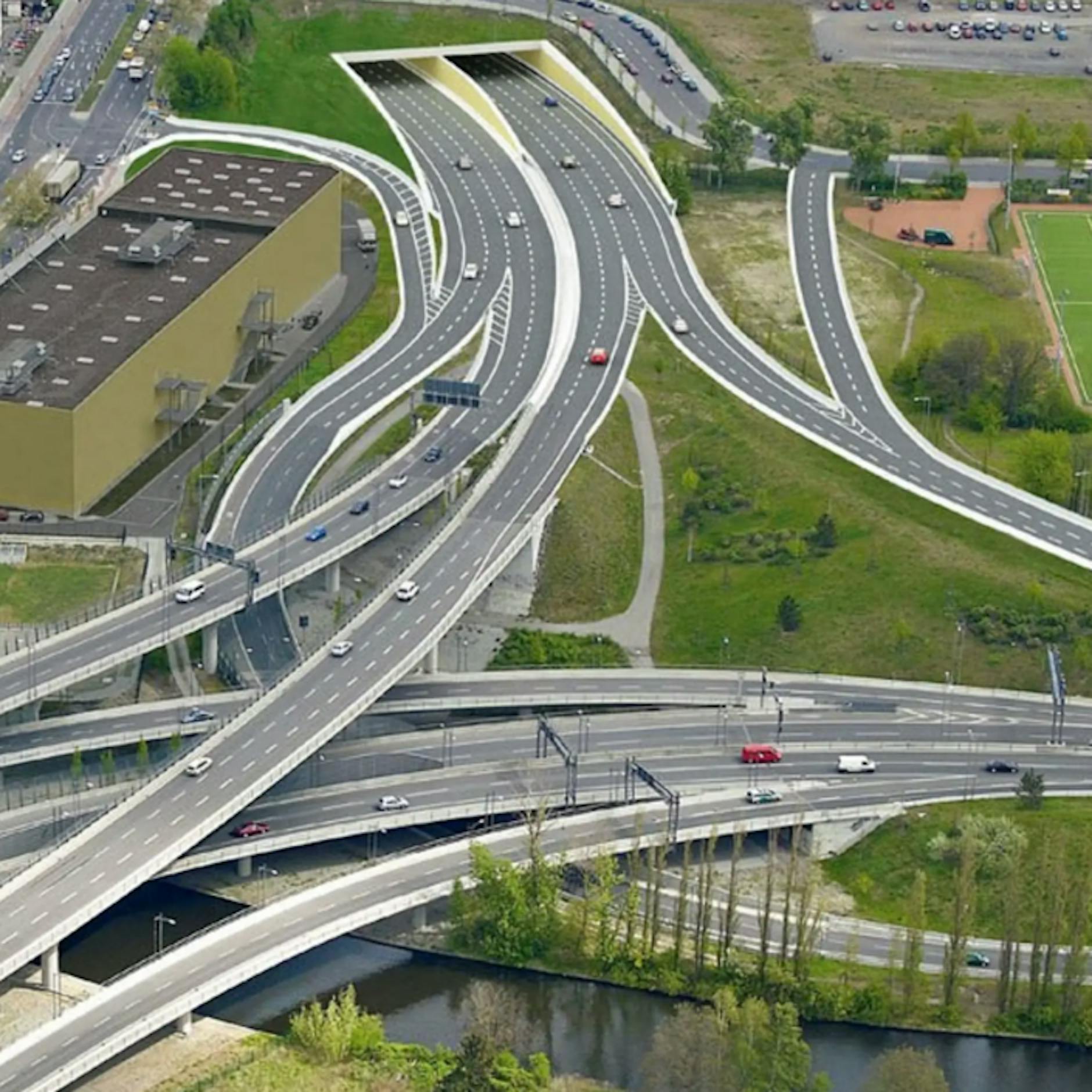 Angst vor Verkehrschaos: A100-Ausbau und Spreeparkeröffnung sorgen für Wut