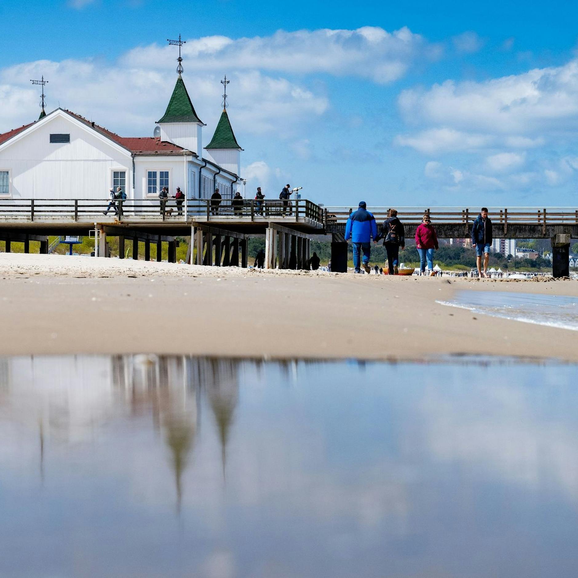 AfD-Gewinne an der Ostsee – Stornierungswelle in den Hotels?