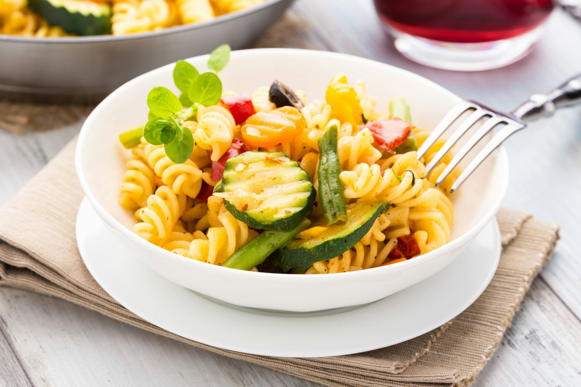 Lust auf ein schnelles Abendbrot? Wie wäre es mit einer gesunden Nudelpfanne.