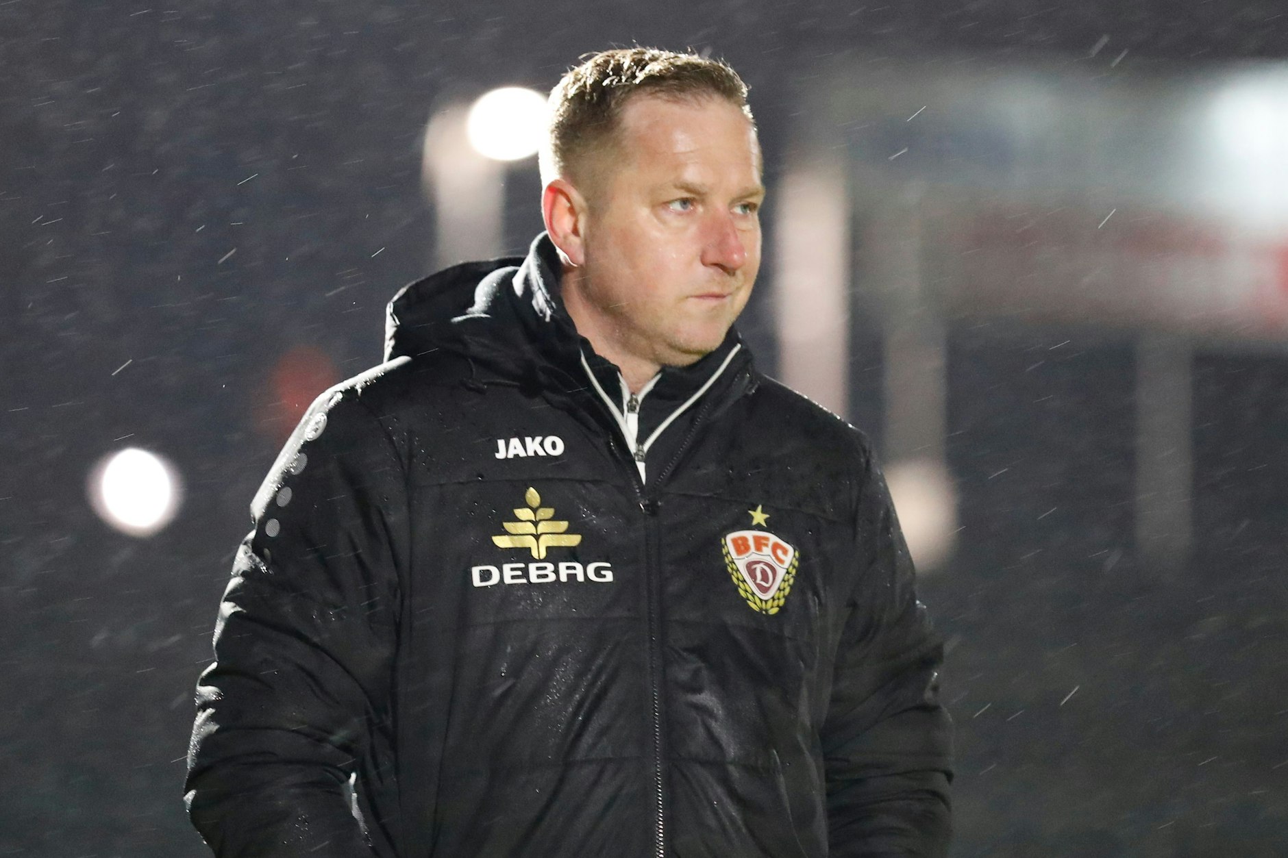 Dennis Kutrieb, Trainer des BFC Dynamo, ist nach dem 1:4 gegen den Greifswalder FC sichtlich bedient.