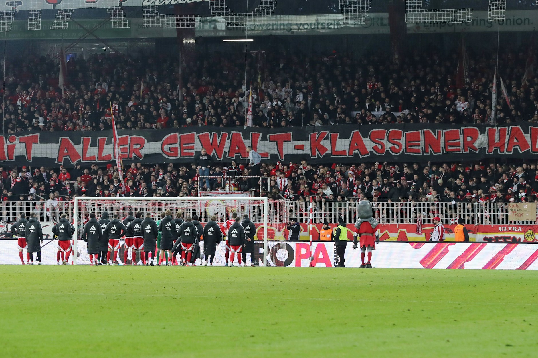 Die Fans des 1. FC Union haben nach der 0:1-Pleite gegen Kiel eine klare Botschaft an die Mannschaft.