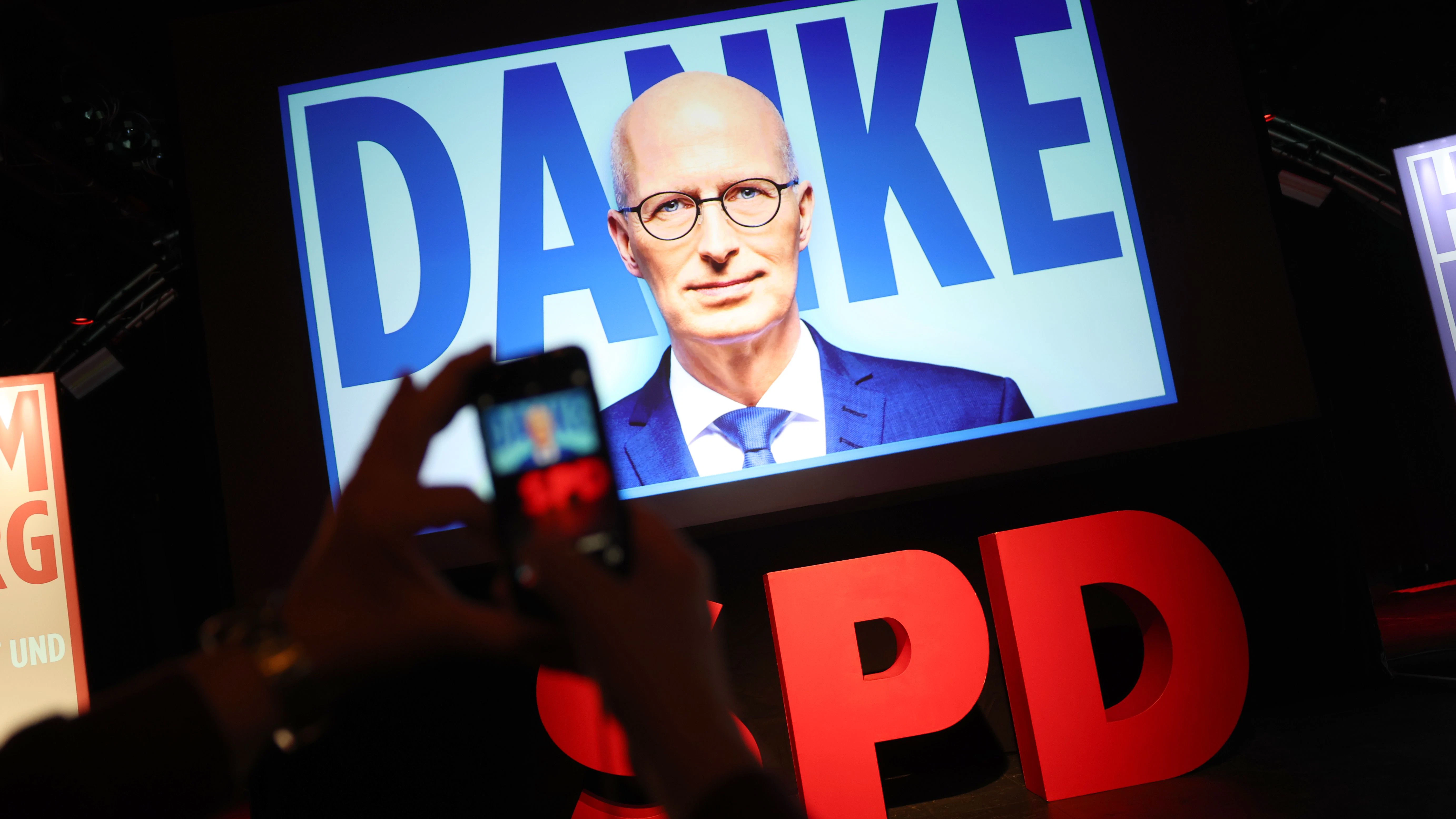 Peter Tschentscher (SPD) darf auch weiterhin als Erster Bürgermeister von Hamburg regieren.