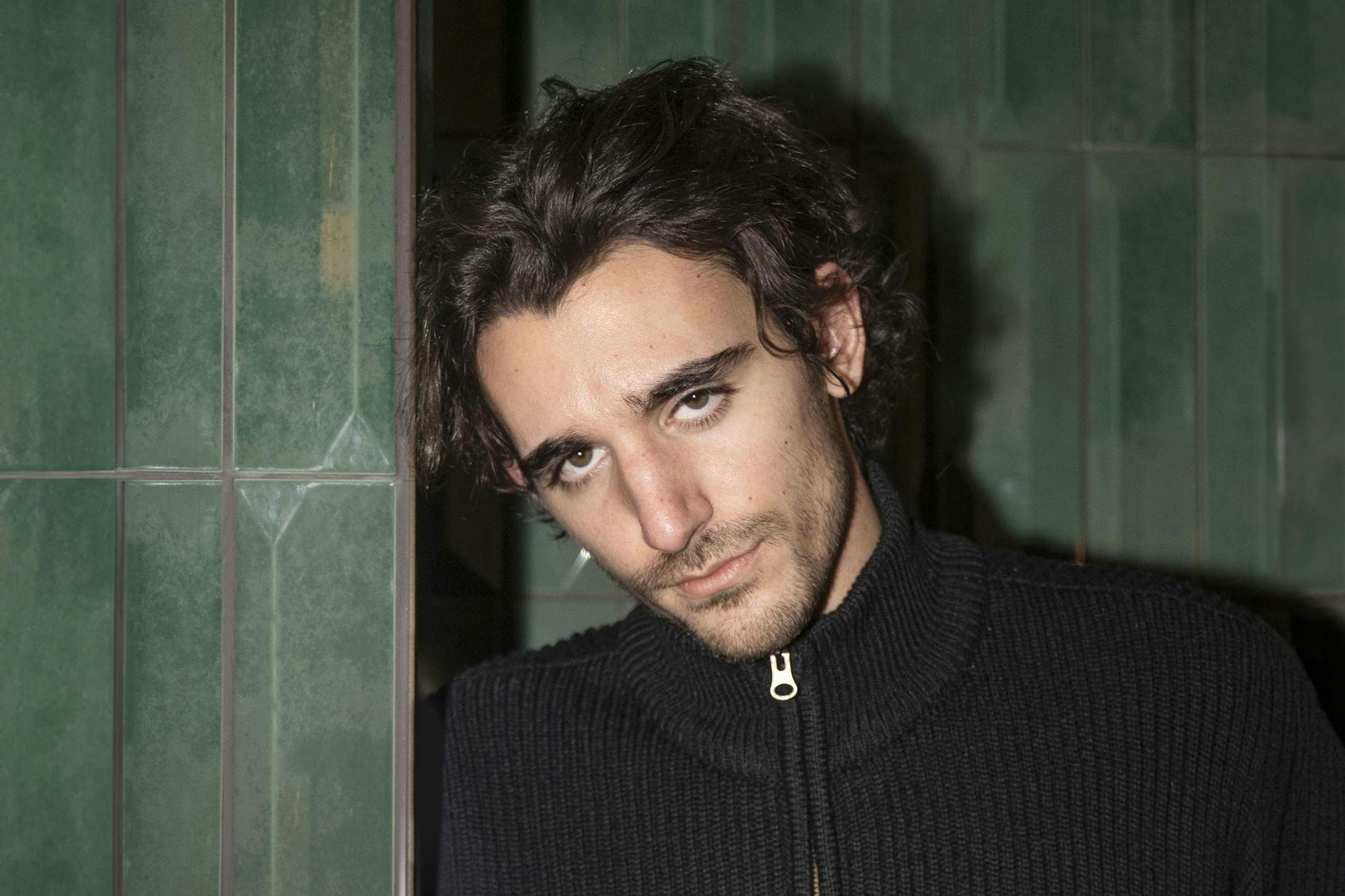 Bei unserem Fotoshooting im Charlottenburger Hotel The Hoxton: der gefeierte Sänger Tamino