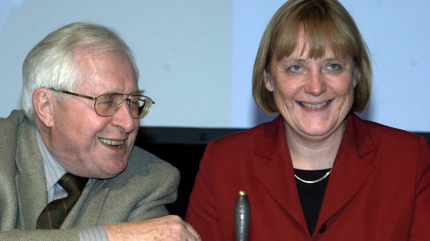 Ministerpräsident Bernhard Vogel 2001 mit der damaligen CDU-Bundesvorsitzenden Angela Merkel.