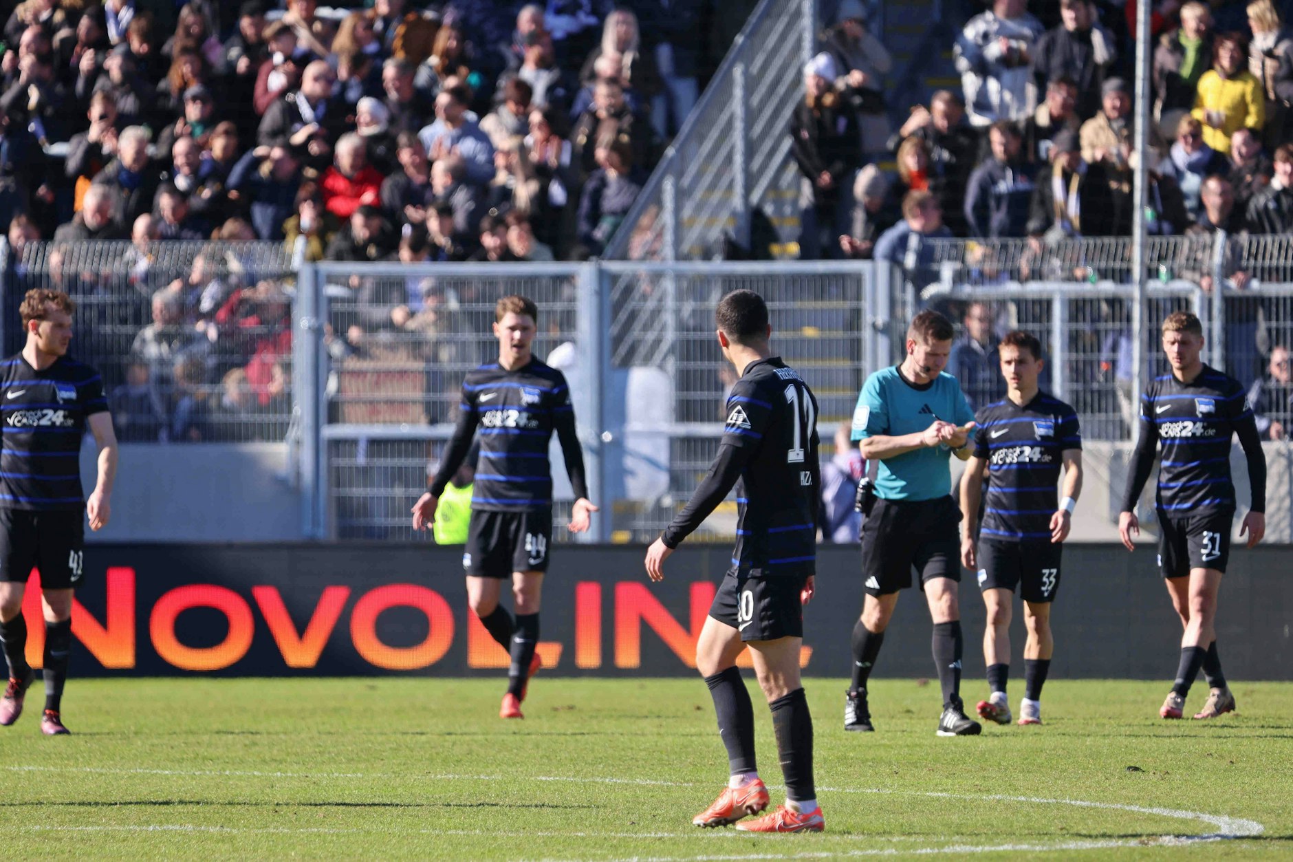 Hertha BSC gibt gerade ein erschreckendes Bild ab. Ein zerstreuter, wehrloser Haufen verlor 0:4 in Elversberg.
