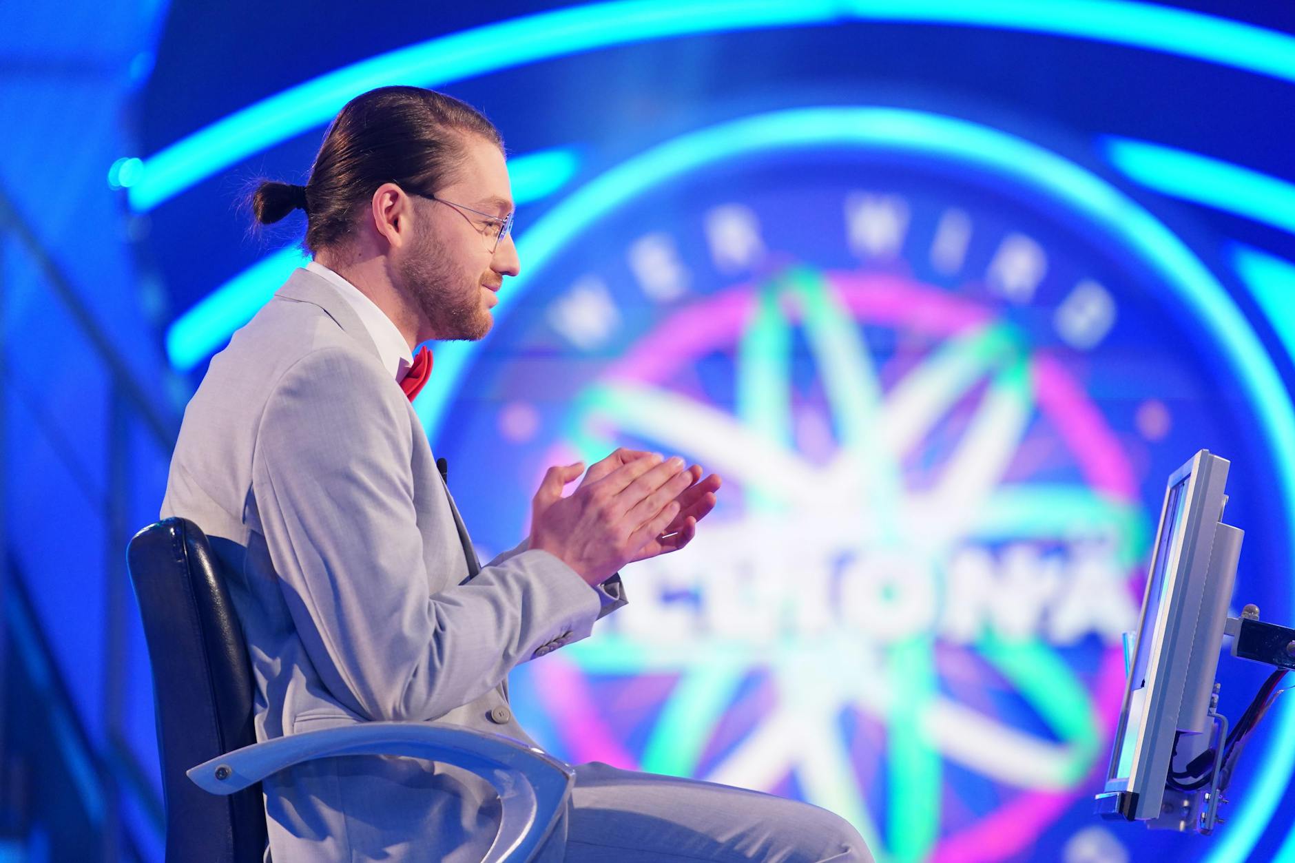 Kann Christoph Cepok die Frage nach der berühmten Collection Schlumpf bei „Wer wird Millionär?“ beantworten – und hätten SIE es gekonnt?