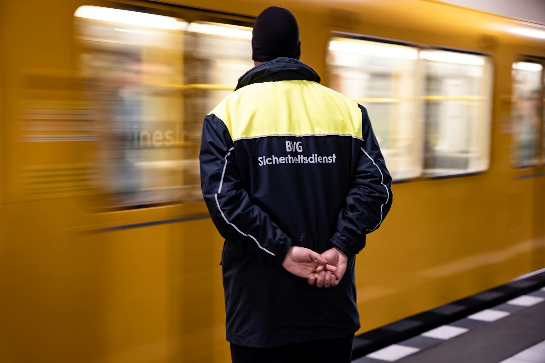 In der U8 ist es am Sonntag zu einem Vorfall gekommen.