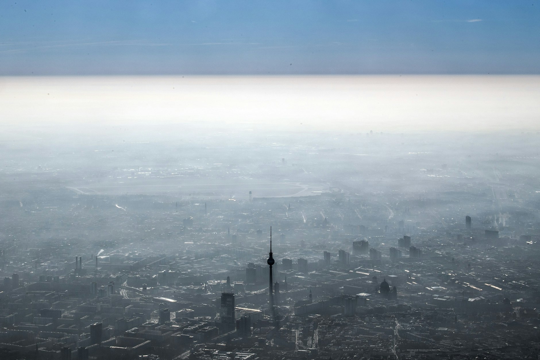 Berlin im Nebel, wer schon mal hin wollte, war längst da. Andere Ziele sind attraktiver geworden.
