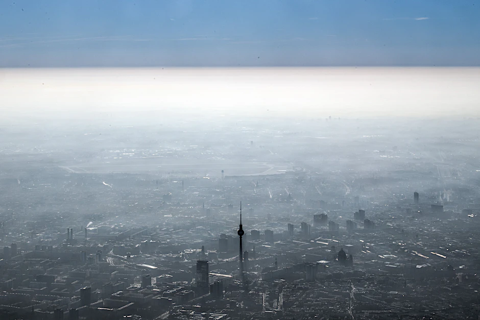 Berlin im Nebel, wer schon mal hin wollte, war längst da. Andere Ziele sind attraktiver geworden.