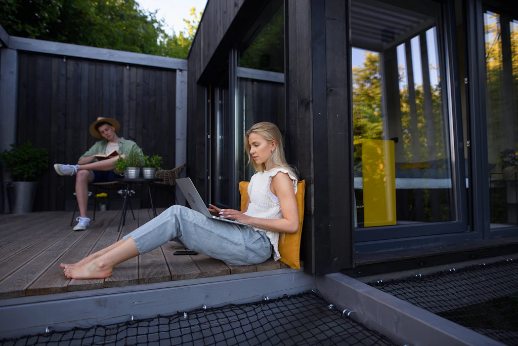 Urlaub im Baumhaus oder Kung-Fu am Strand: 5 Reise-Trends von der ITB 2025