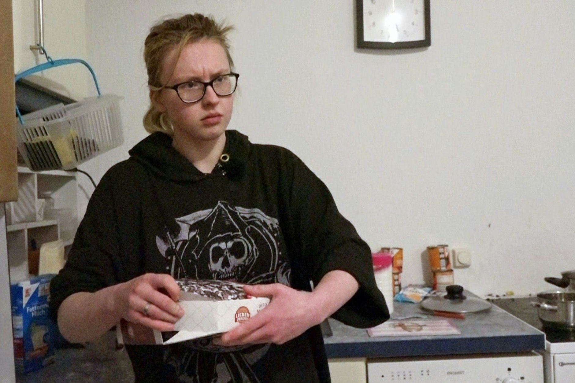 Jasmin wünscht sich neue Lampen. Doch die Montage, die auch bei „Hartz und herzlich“ zu sehen ist, hätte ordentlich in die Hose gehen können!