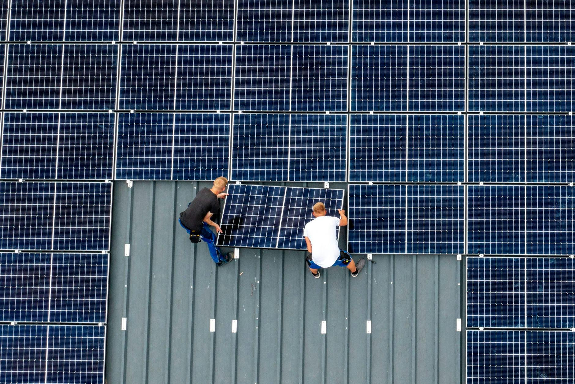 Der Markt für Solaranlagen auf Dächern ist 2024 teilweise sehr stark eingebrochen.