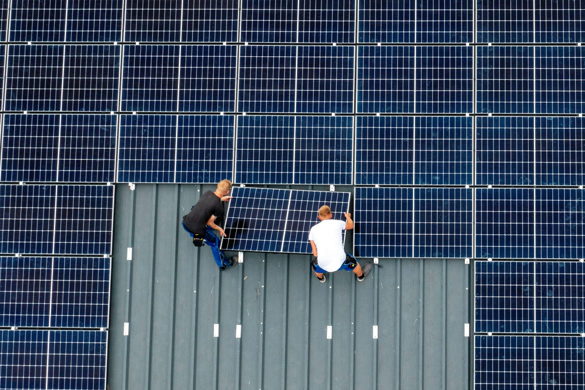 Der Markt für Solaranlagen auf Dächern ist 2024 teilweise sehr stark eingebrochen.