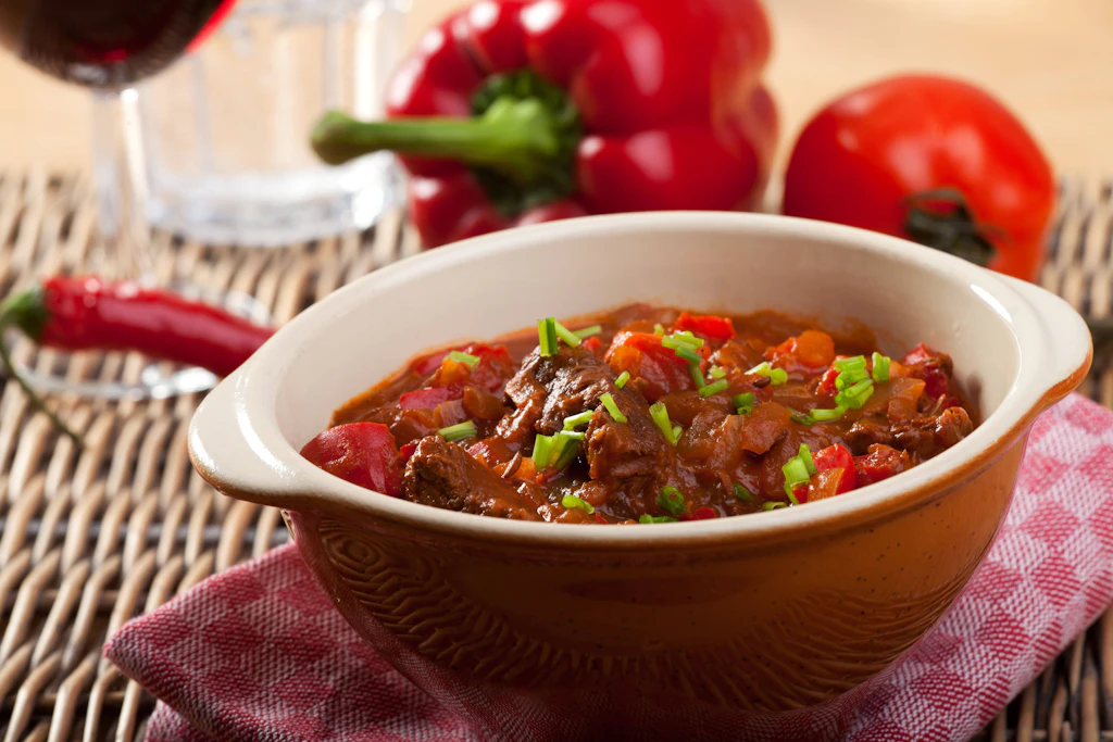 Kennen Sie Pfundstopf? Einfaches Rezept für herzhaften Fleisch-Eintopf aus dem Ofen