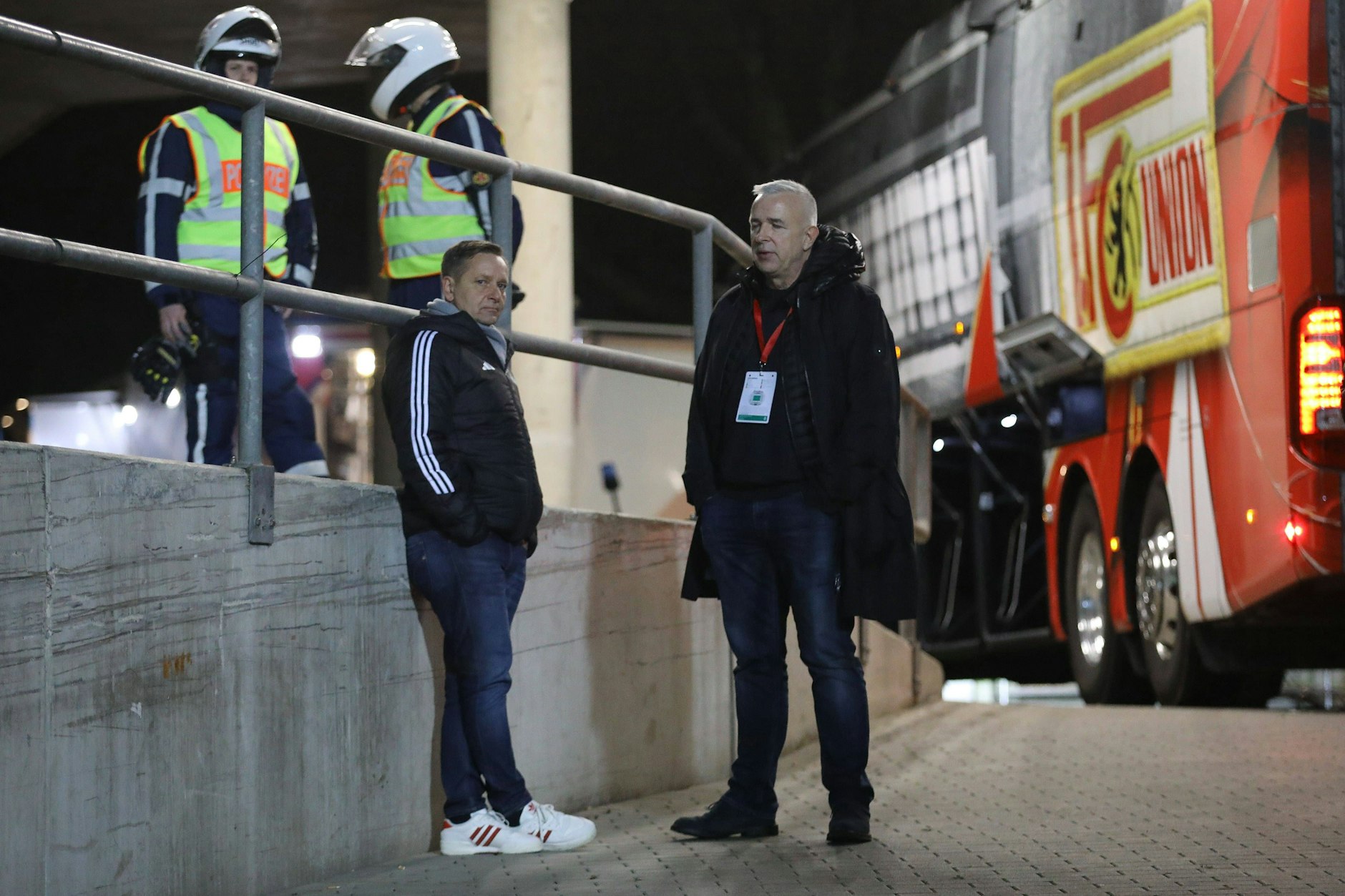 Manager Horst Heldt und Präsident Dirk Zingler (r.) trennten sich nach dem 1:4 in Bremen von Trainer Bo Svensson. Doch die Krise in Köpenick wird immer schlimmer.