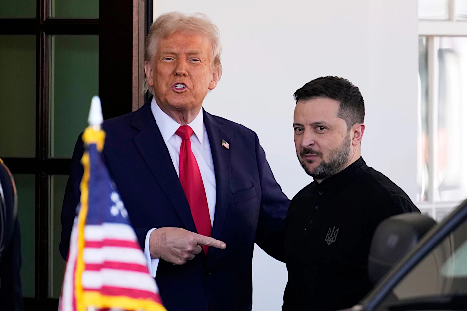 US-Präsident Donald Trump (l) begrüßt den ukrainischen Präsidenten Wolodymyr Selenskyj am 28. Februar im Weißen Haus. Kurz danach kam es zum Eklat.