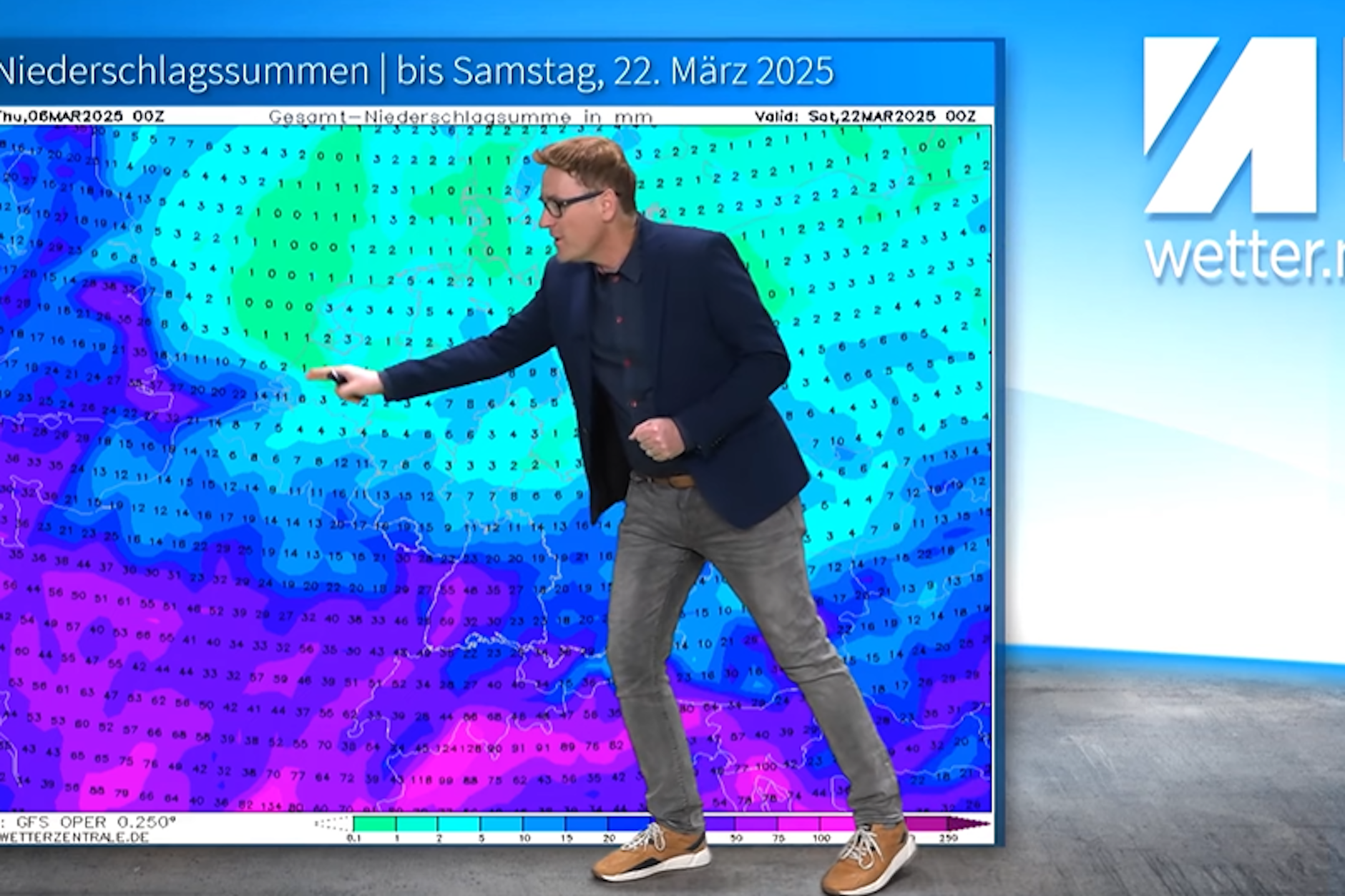 Es wird nicht nur kalt, sondern im Süden auch nass - weiß Wetter-Experte Dominik Jung. Es könnte auch noch einmal Schnee fallen.