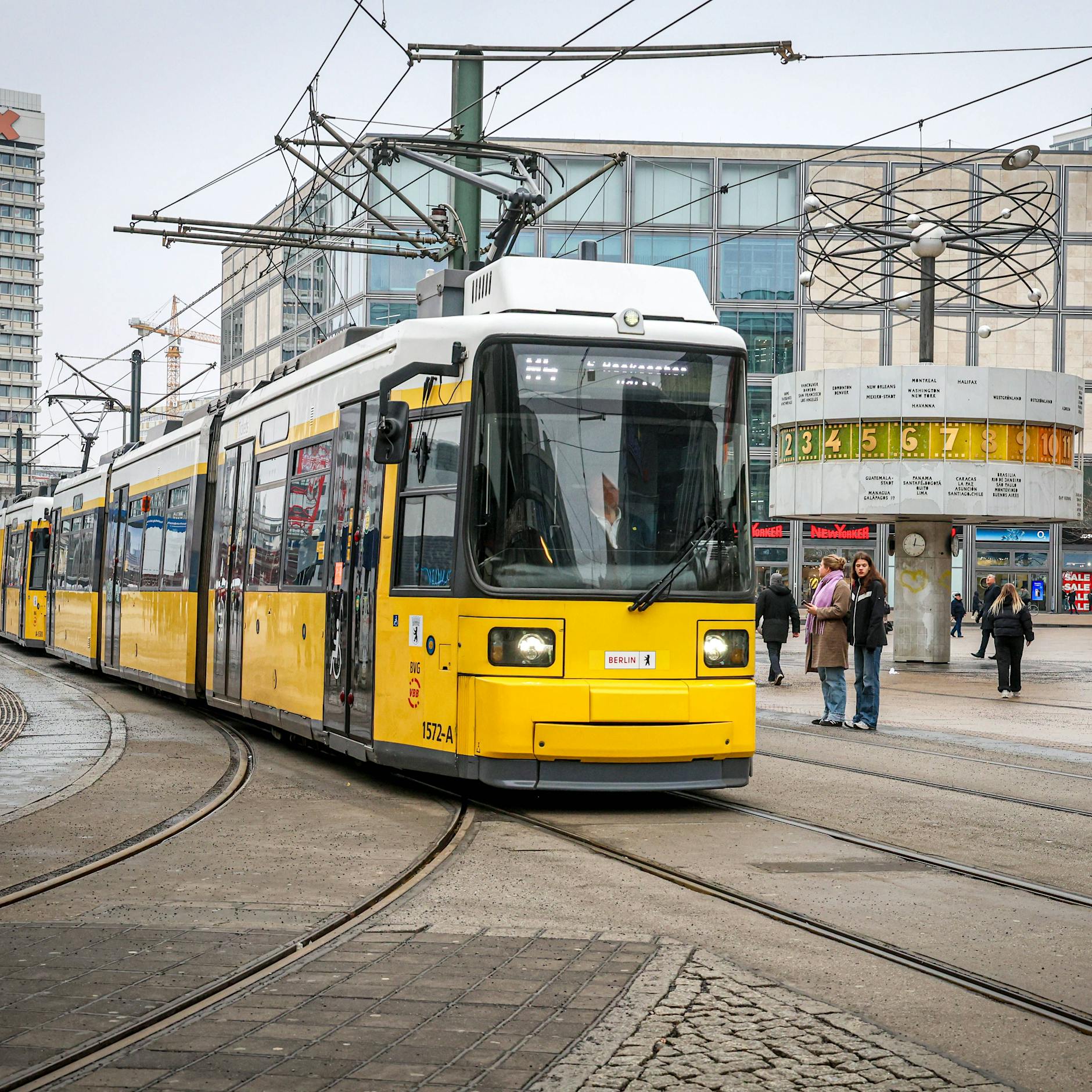 Millionen versenkt: Hier stellt der Berliner Senat die Tram aufs Abstellgleis!