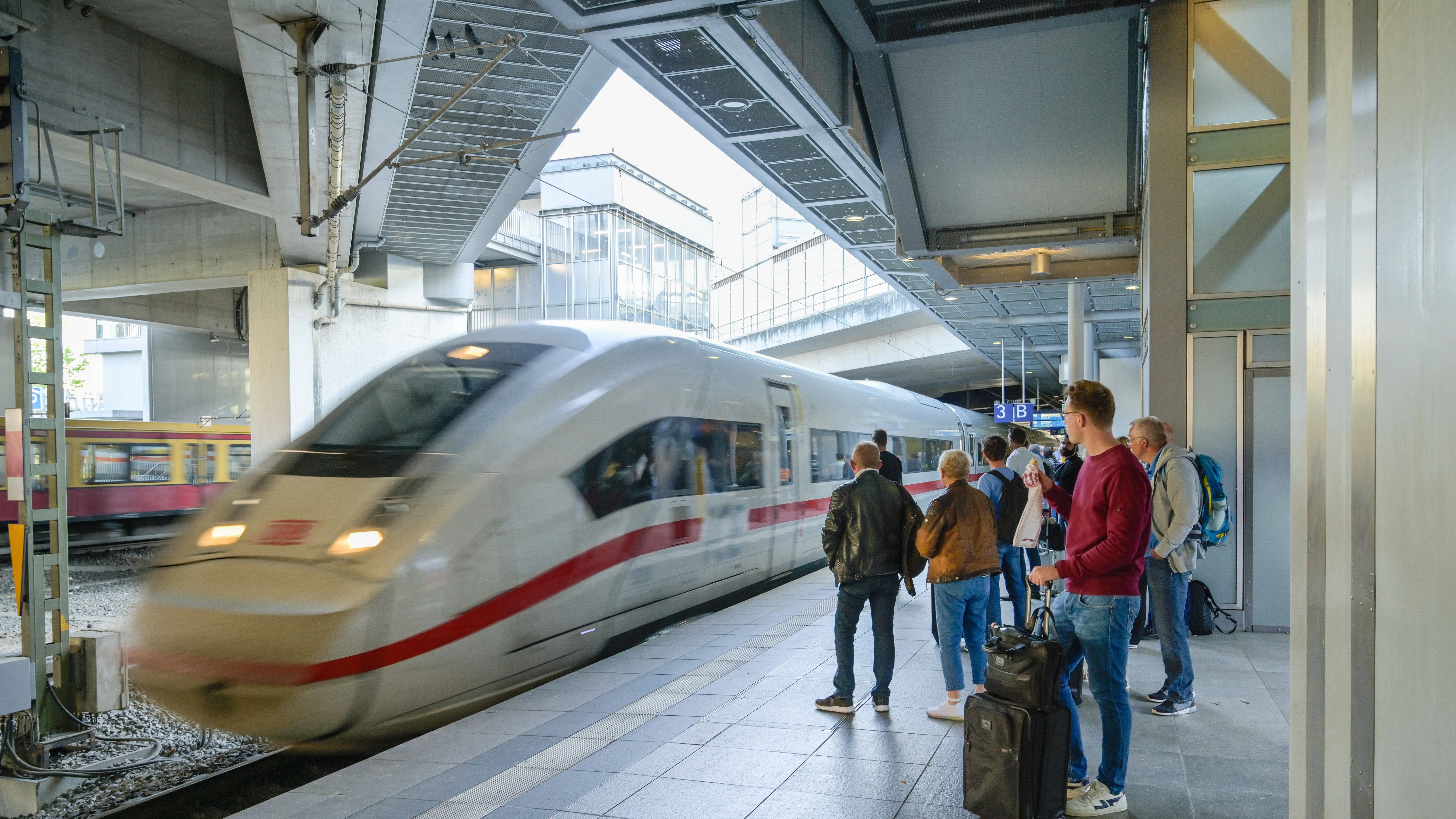 Mit dem ICE&nbsp; kann man noch zwischen Berlin-Südkreuz und Prenzlau mit dem Deutschlandticket fahren.