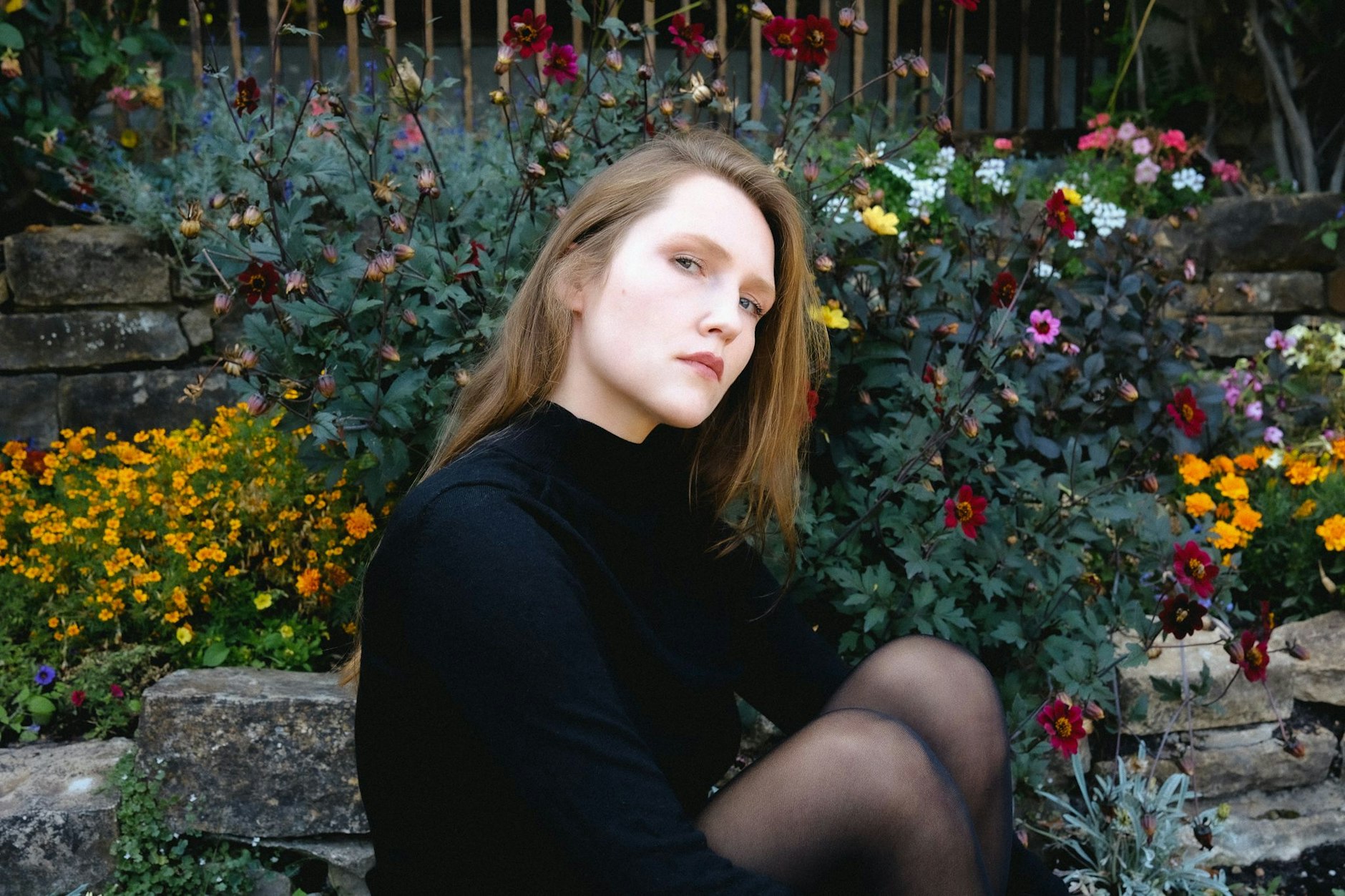 Stella Sommer findet, Musik sei „durch eine große Streamingplattform“ entwertet worden.