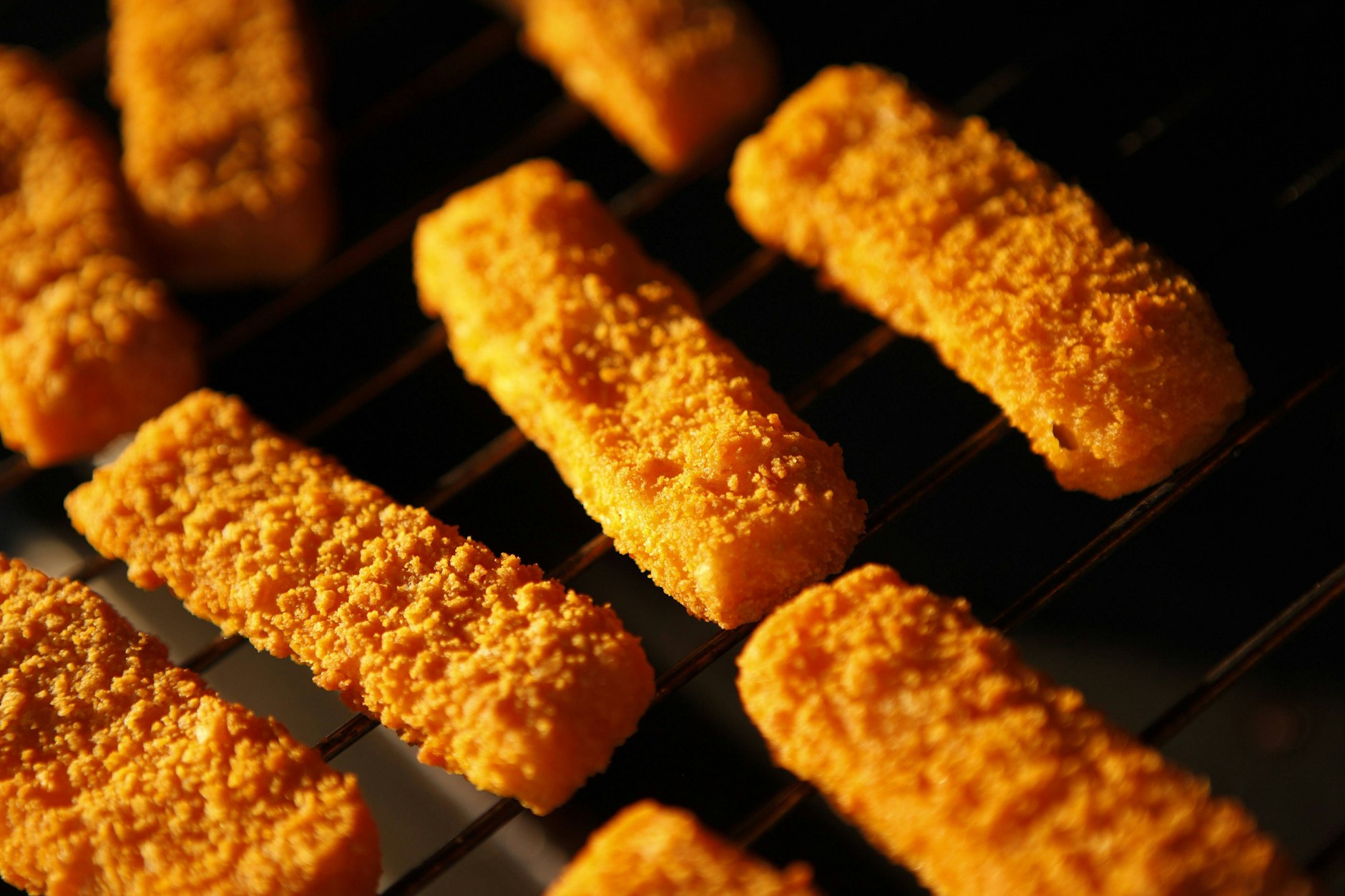 Fischstäbchen schmecken sogar denjenigen, die sonst keinen Fisch mögen.