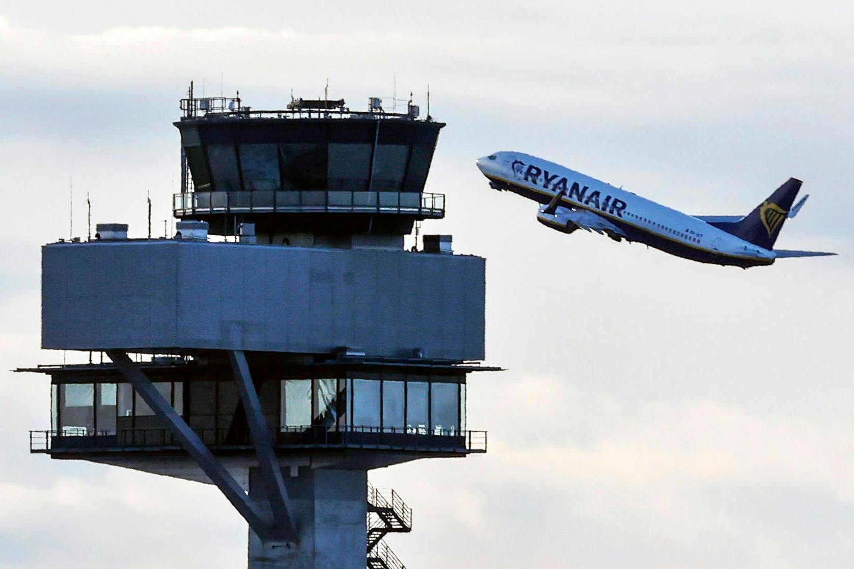 Eine Ryanair-Maschine hebt vom Flughafen BER ab. Gemessen am Marktanteil steht die irische Fluggesellschaft, die mit niedrigen Tarifen wirbt, am Hauptstadtflughafen auf Platz 2.