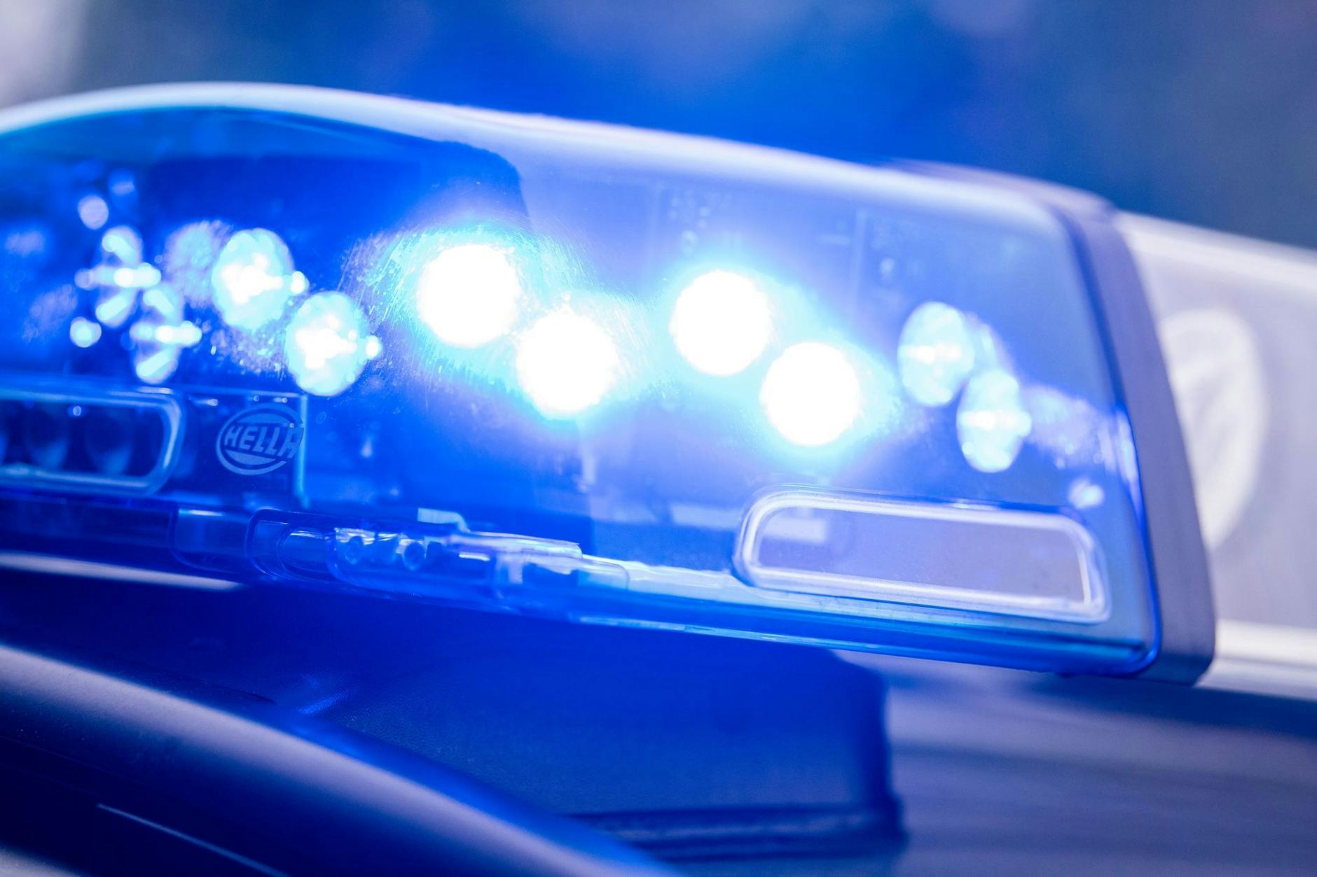 Ein 18-Jähriger ist in Gesundbrunnen mit einem Messer angegriffen worden.