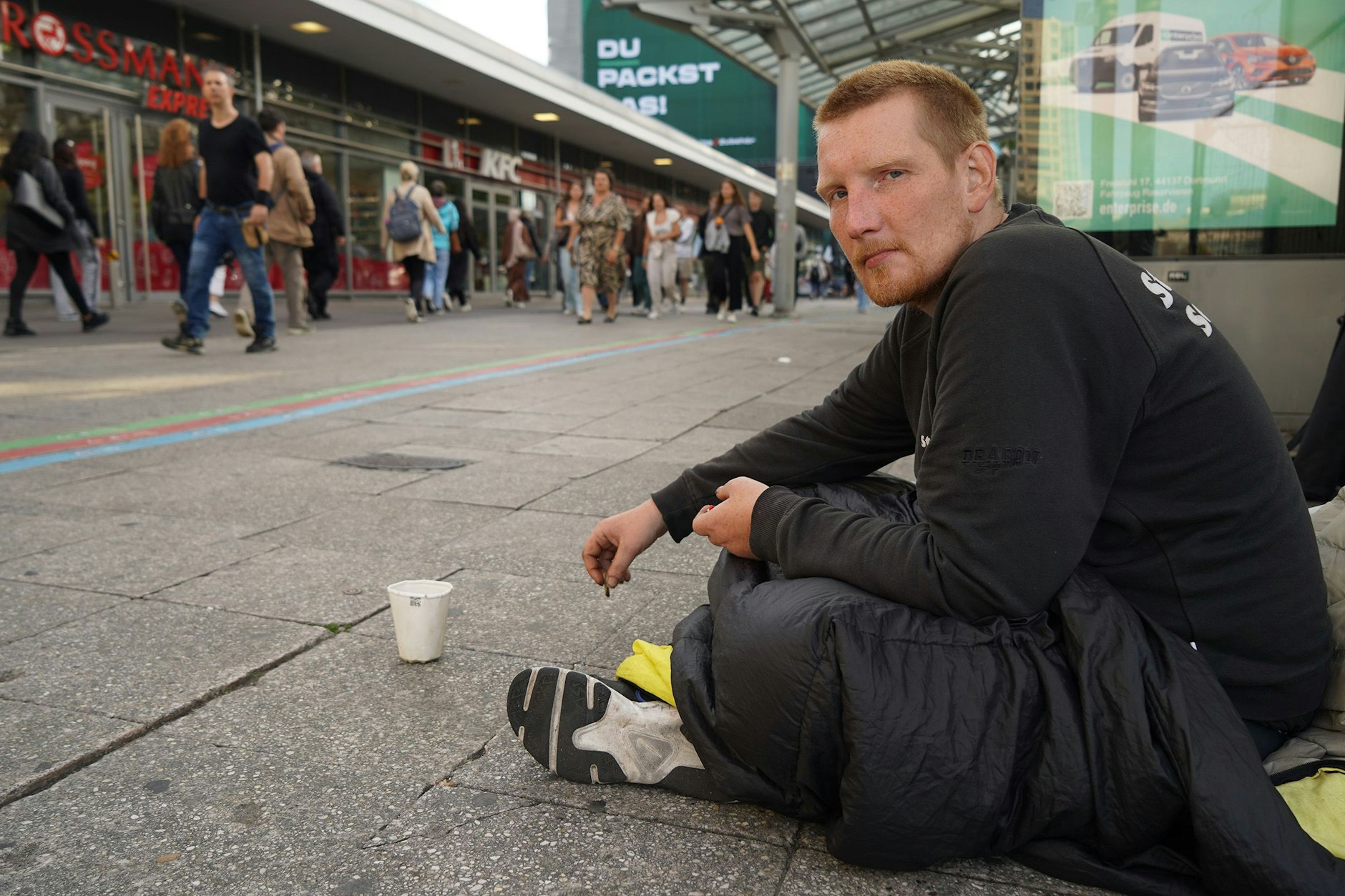 Jan ist seit zehn Jahren drogenabhängig, „Hartes Deutschland“ begleitet ihn durch den Alltag. Jetzt saß er 22 Monate in Haft.