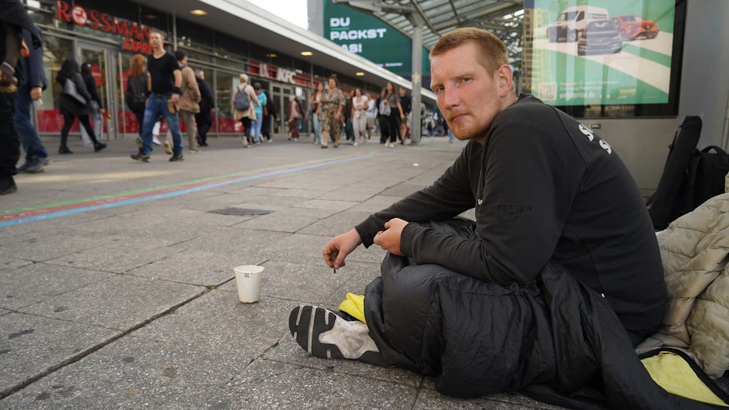 „Hartes Deutschland“: Jan (36) wieder frei! Was macht er mit 2700 Euro Knast-Kohle?