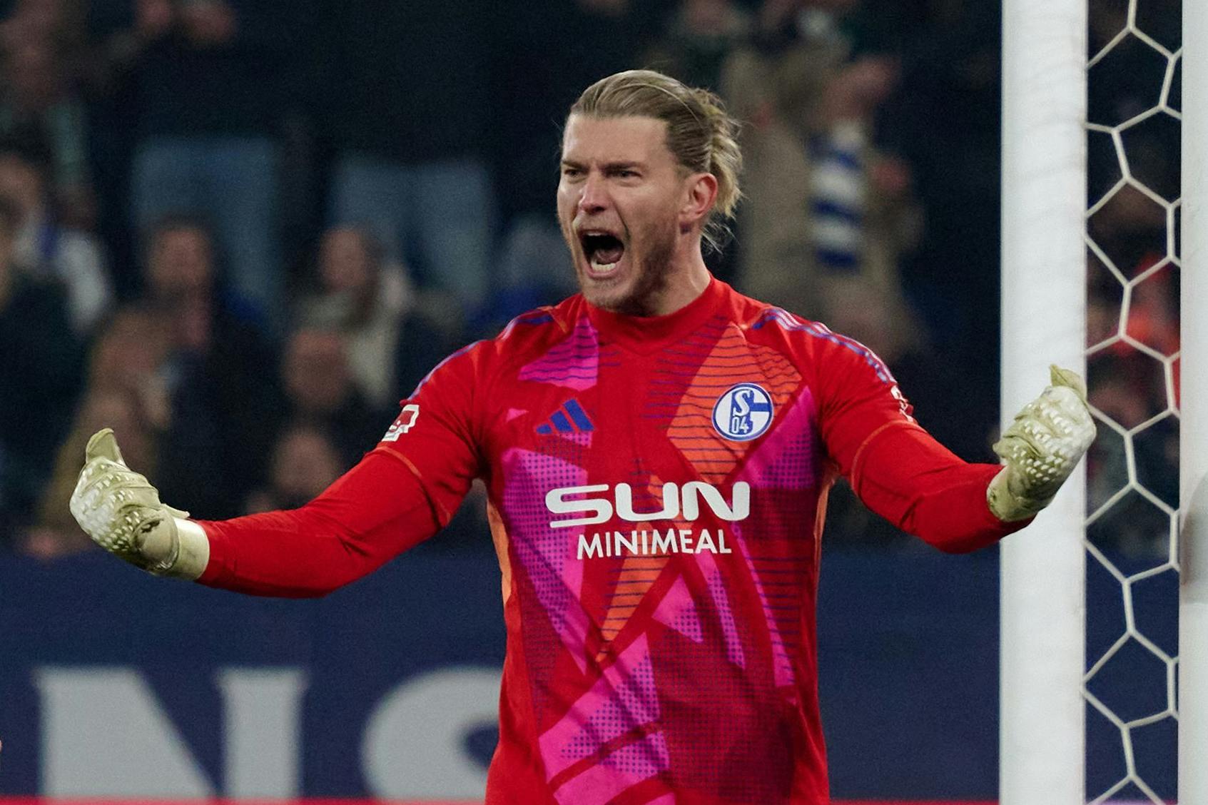 Schalkes Torwart Loris Karius jubelt über eine Parade, die seinem Team den Sieg gegen Münster sichert. Am Sonnabend will Hertha BSC den Keeper im Berliner Olympiastadion prüfen.