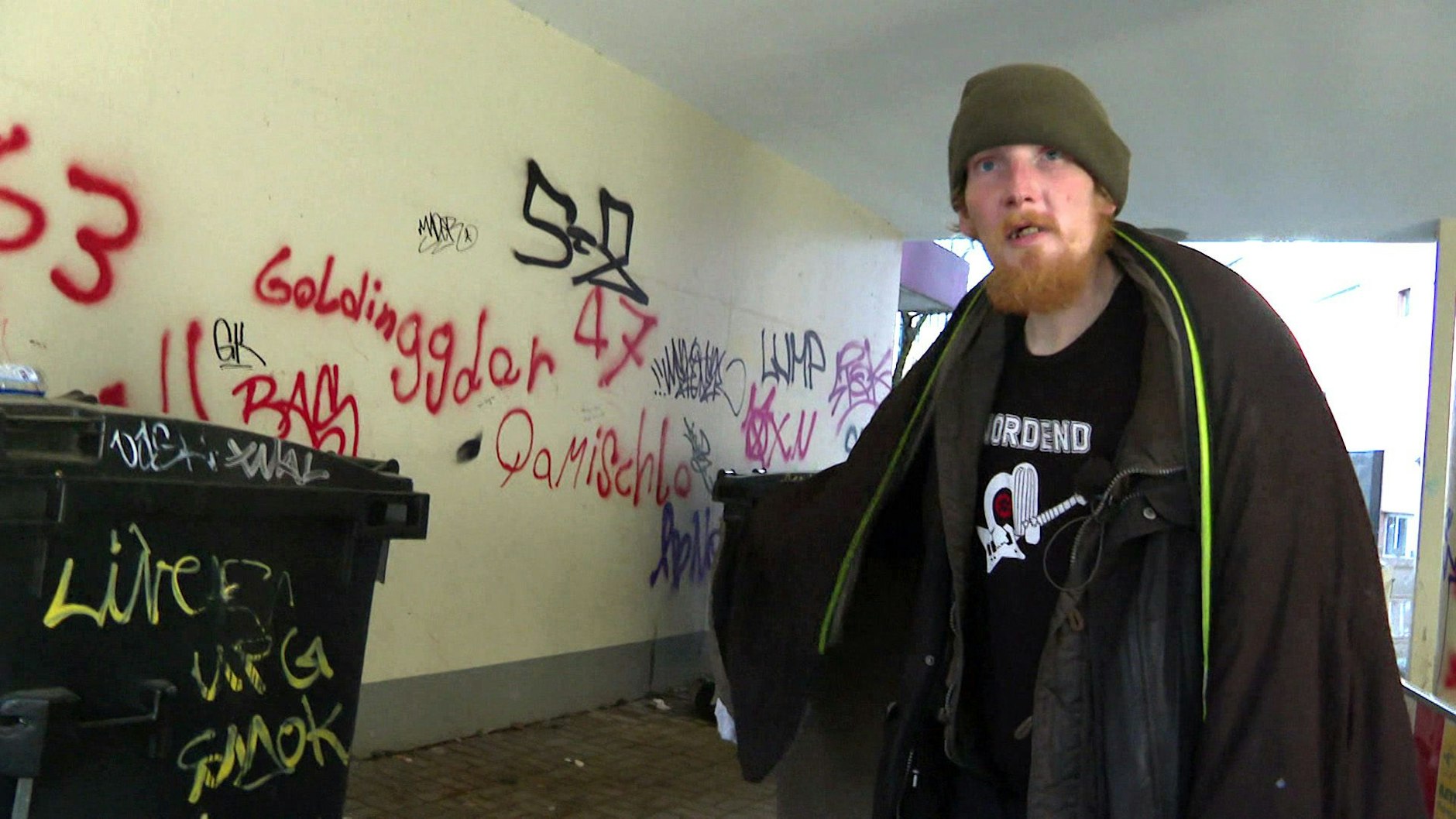 Jan ist immer auf der Suche nach dem nächsten Schuss. Seit zehnJahrennimmt er Heroin, brach schon in einen Supermarkt ein, um an Geld zu kommen.