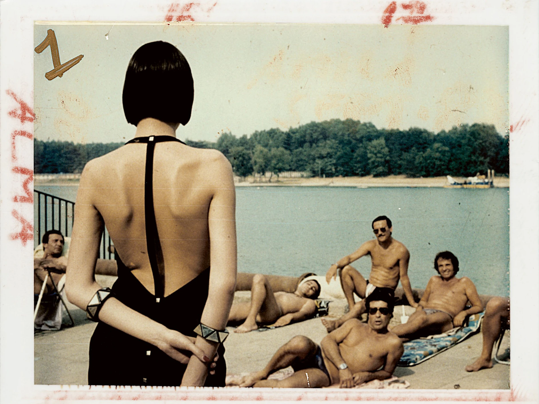 Was gibt’s zu gucken? In der Schau des Museums für Fotografie am Bahnhof Zoo sieht man ikonische Newton-Polaroids wie „Arielle Burgelin for Amica, Milan, 1982 (Polacolor)“