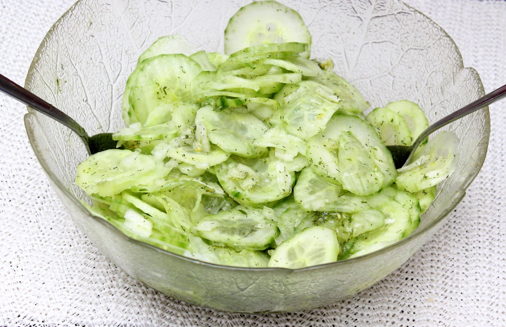 Schlank-Kracher! Omas Gurkensalat süß-sauer – DAS Rezept aus der DDR