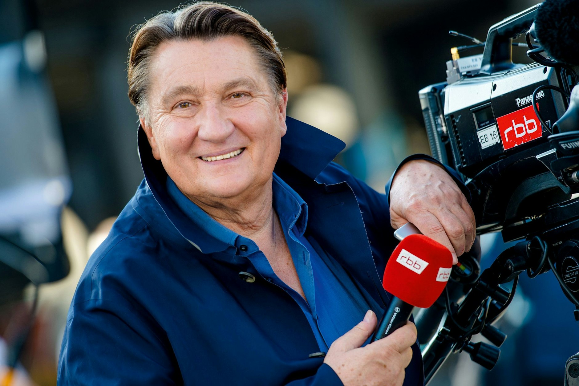 Ulli Zelle geht in den Ruhestand: Mit verschiedenen Formaten verabschiedet sich der rbb von dem Reporter, der am längsten für den Sender im Einsatz ist.