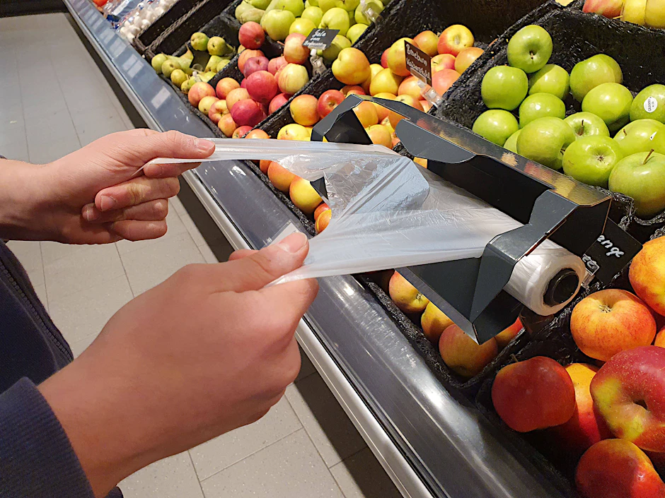 Viele Supermarktkunden nutzen gern solche Knotenbeutel, um Obst und Gemüse zu verpacken. Doch gratis gibt es die Tüten oft nicht mehr.
