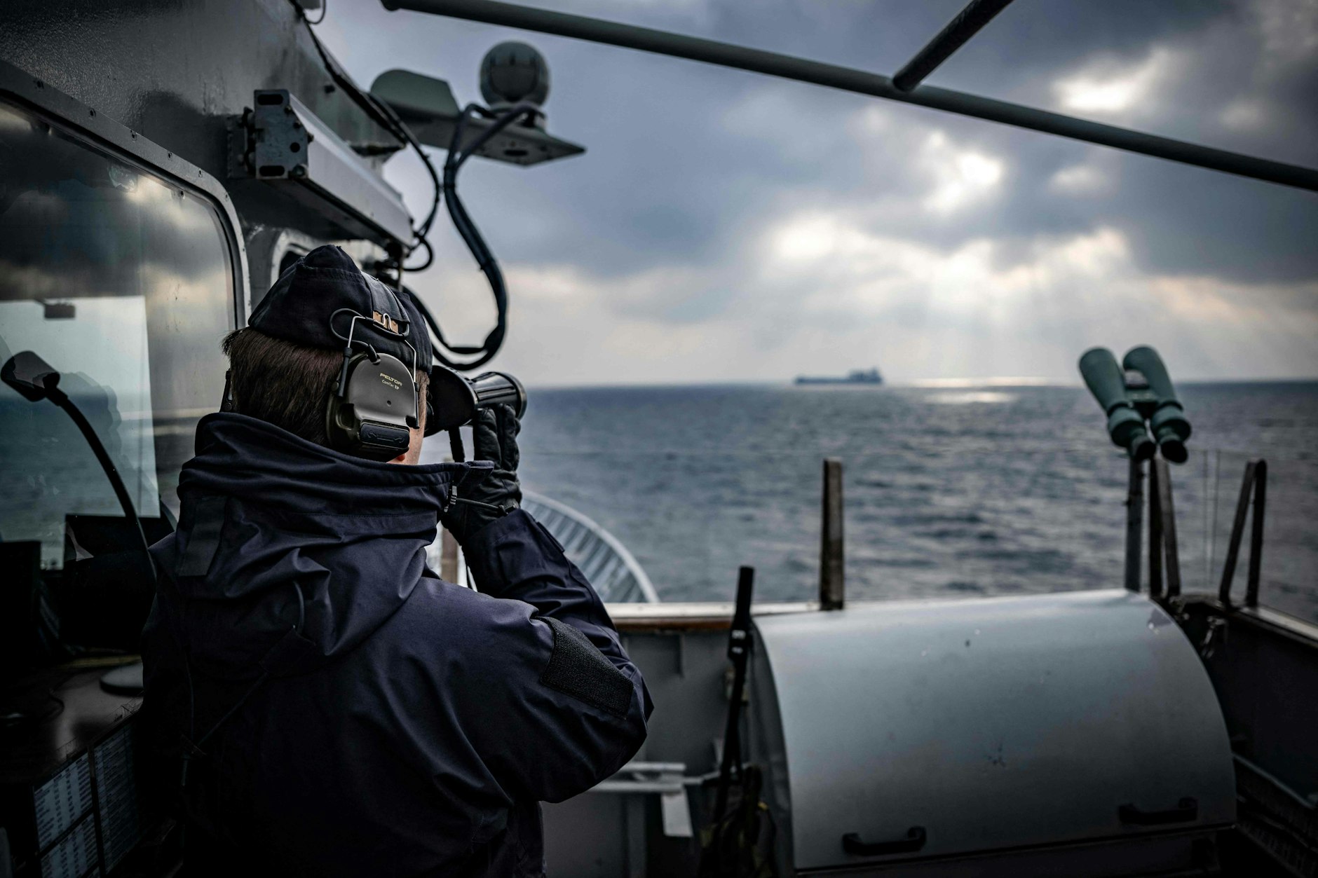 Besatzungsmitglied einer Patrouille der Nato-Mission „Baltic Sentry“ in der Ostsee