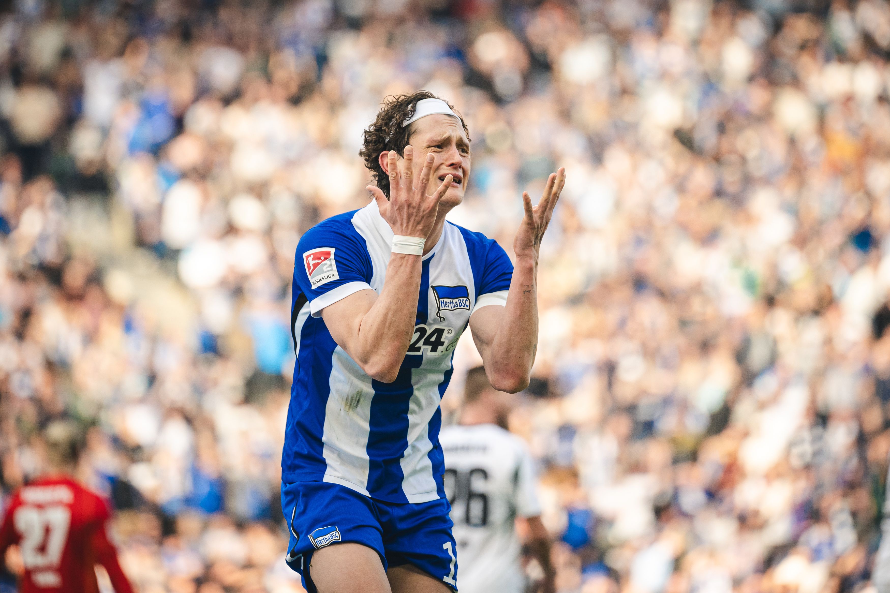 Tiefschlag für Hertha BSC: Schwache Leistung gegen Schalke, Abstieg rückt näher!