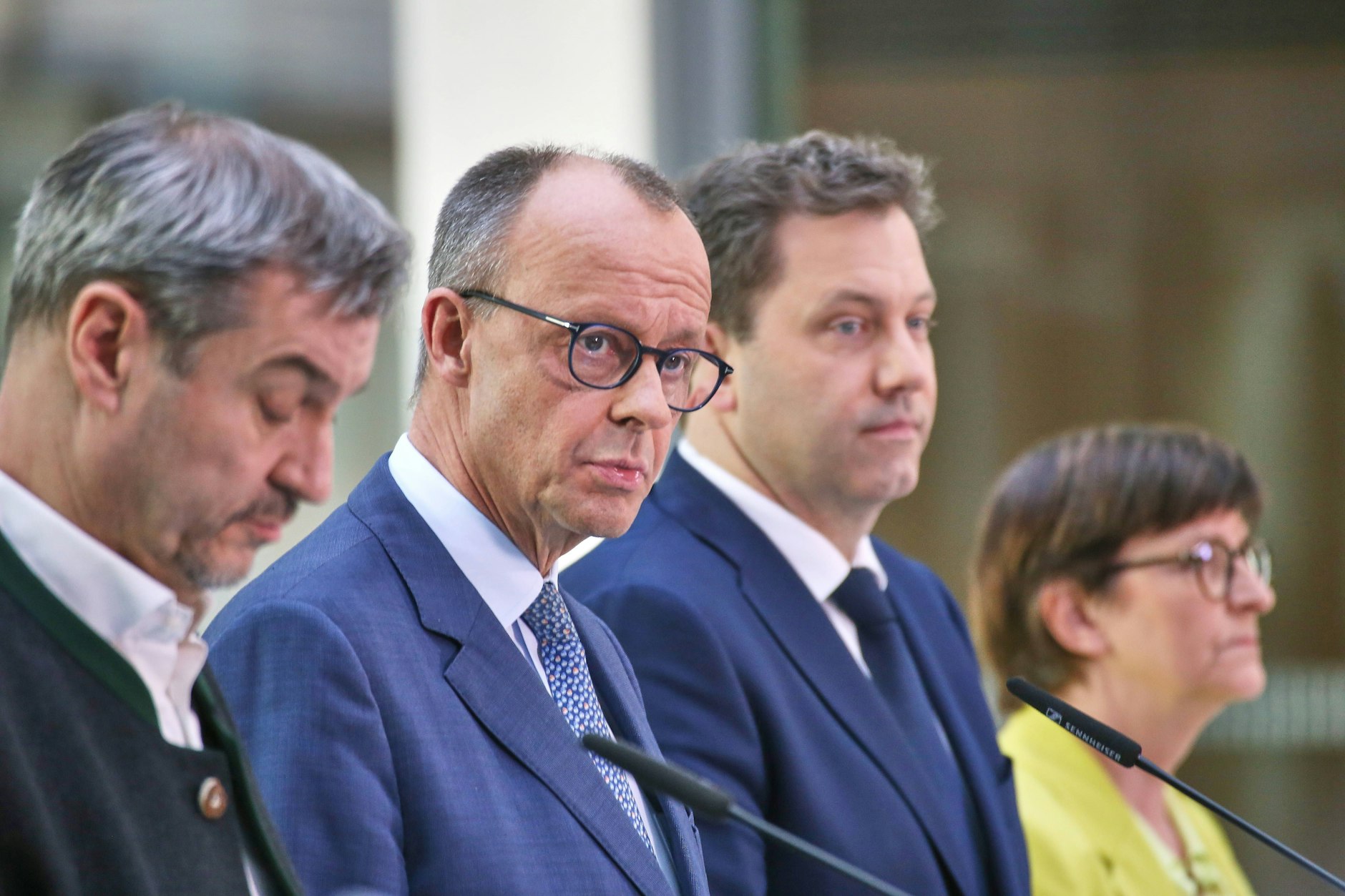 Markus Söder (CSU), Friedrich Merz (CDU), Lars Klingbeil und Saskia Esken (SPD) bei der Vorstellung ihres Sondierungspapiers.
