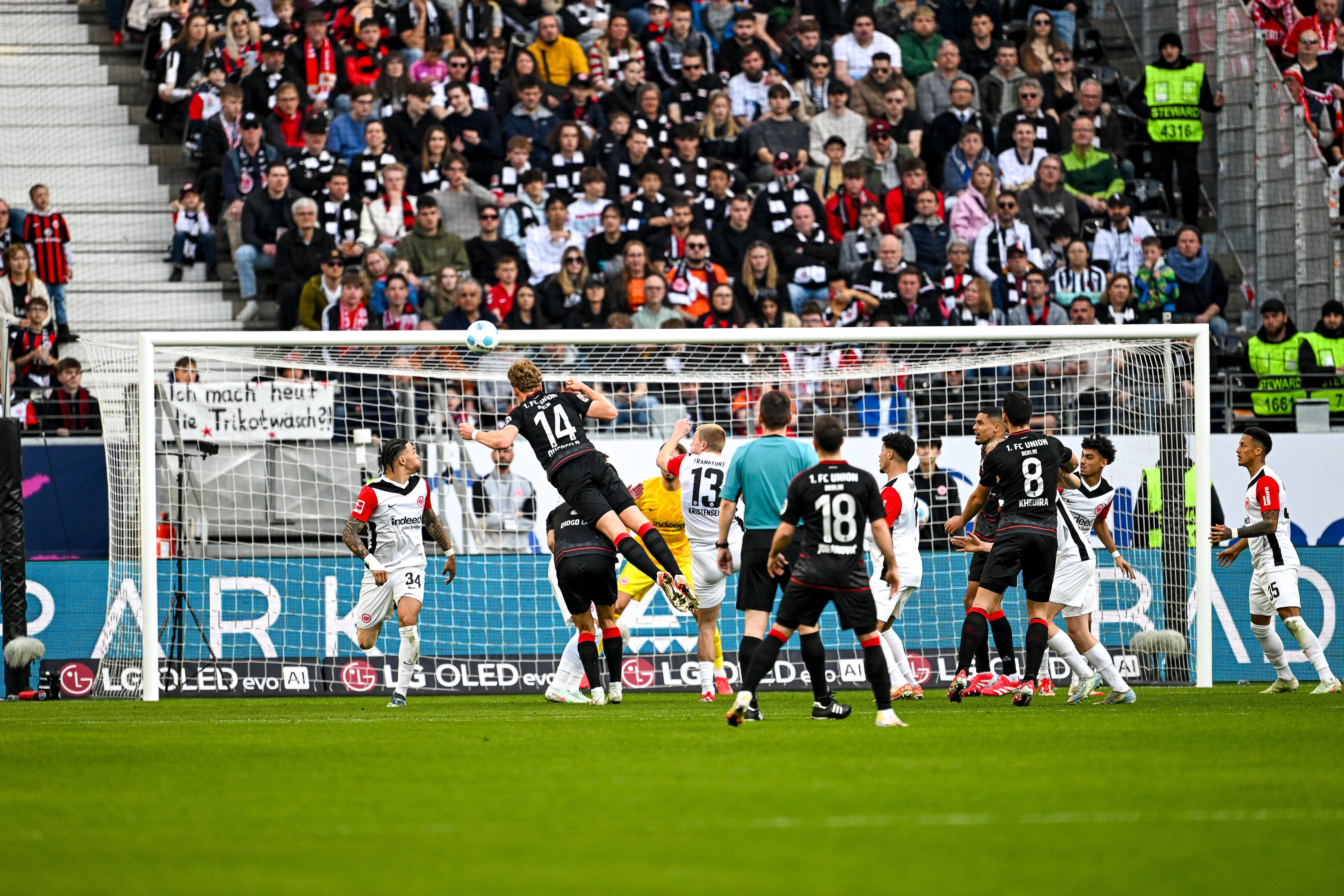 Image - 1. FC Union jubelt trotz Torklau und dank Elferdrama