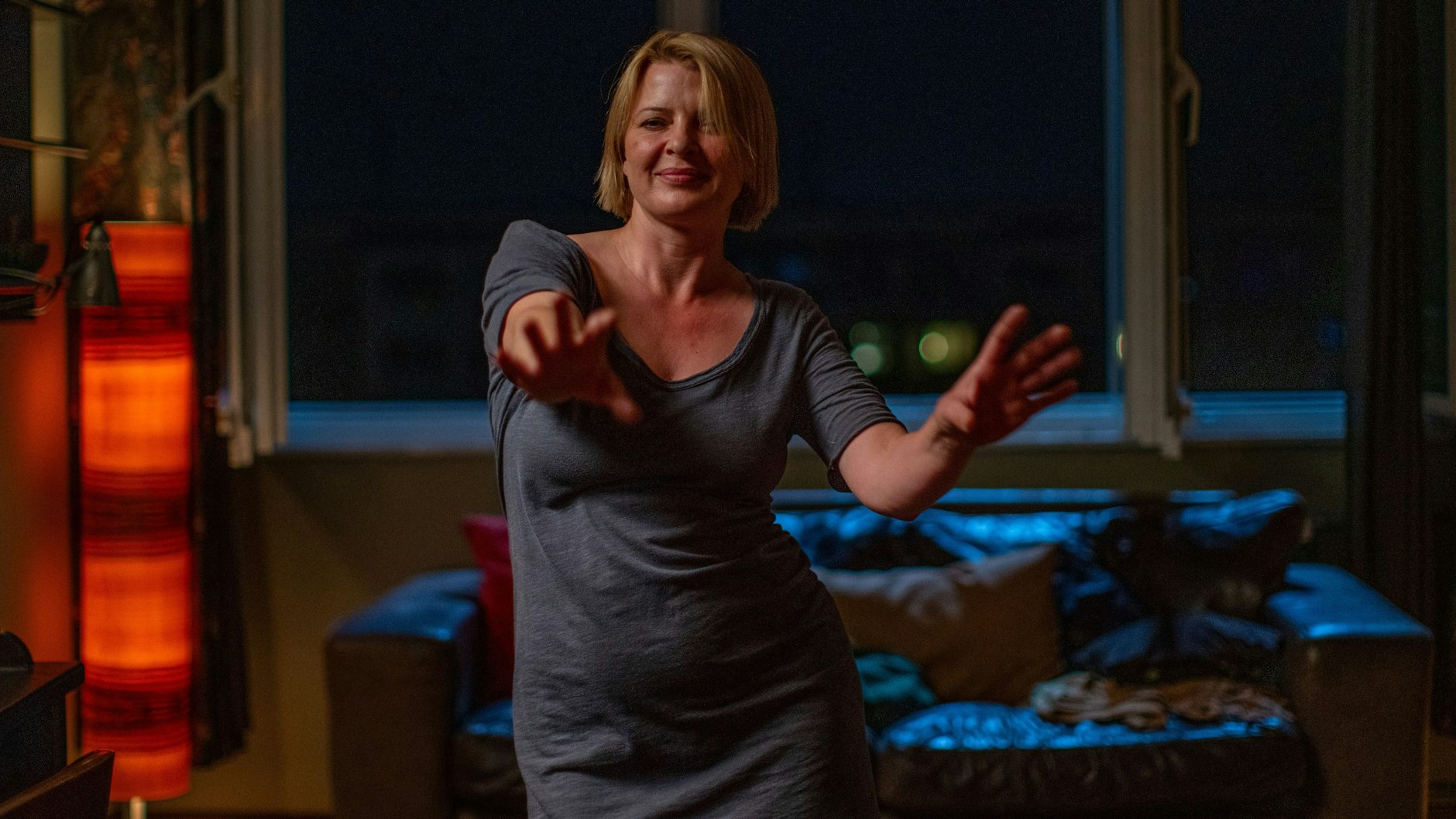 Jördis Triebel spielt die Autorin, die in Marzahn als Fußpflegerin arbeitet.