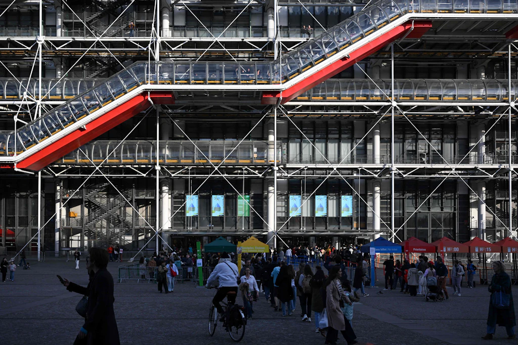 Paris merkezi Pompidou asbest nedeniyle kapanıyor