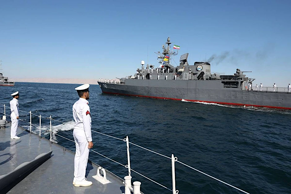 Iranisches Kriegsschiff im Persischen Golf während einer Übung im Dezember 2024