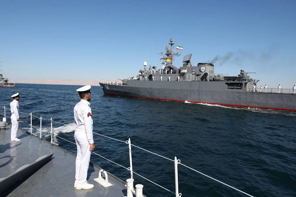 Gemeinsames Marinemanöver im Golf von Oman: China, Russland und der Iran stärken militärische Allianz