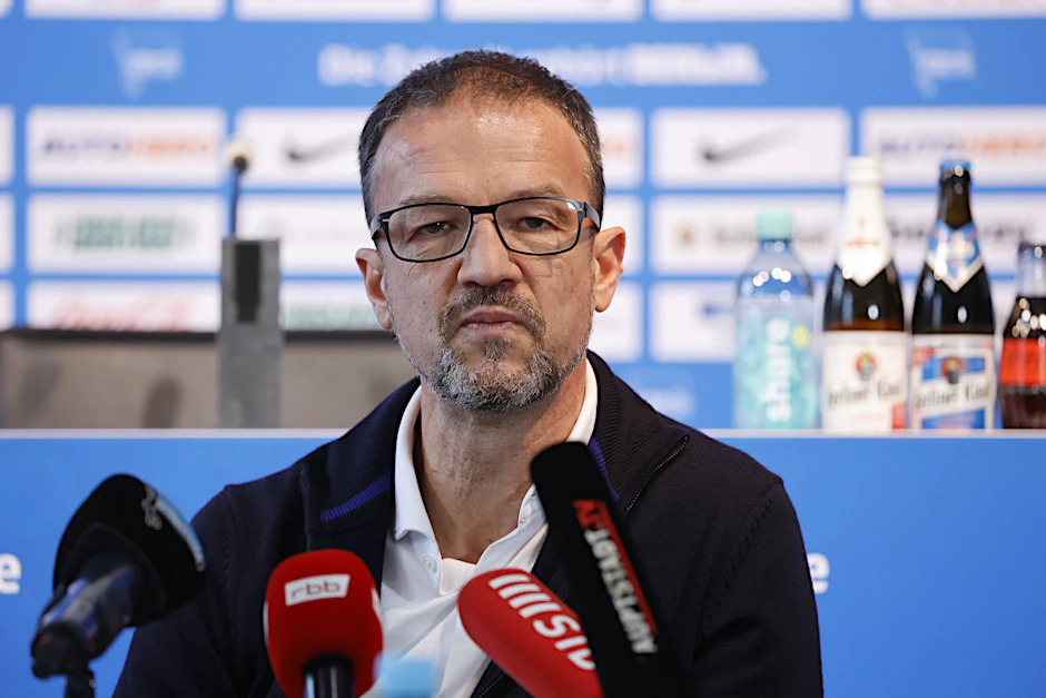 Fredi Bobic (53) blickt mehr als kritisch auf seine Zeit bei Hertha BSC zurück, spricht sogar „vom größten Fehler seiner Karriere“.