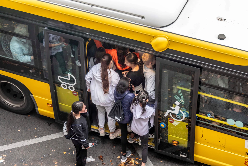 Pendler-Wahnsinn für Schüler: Schuld ist die Ignoranz der Politik!
