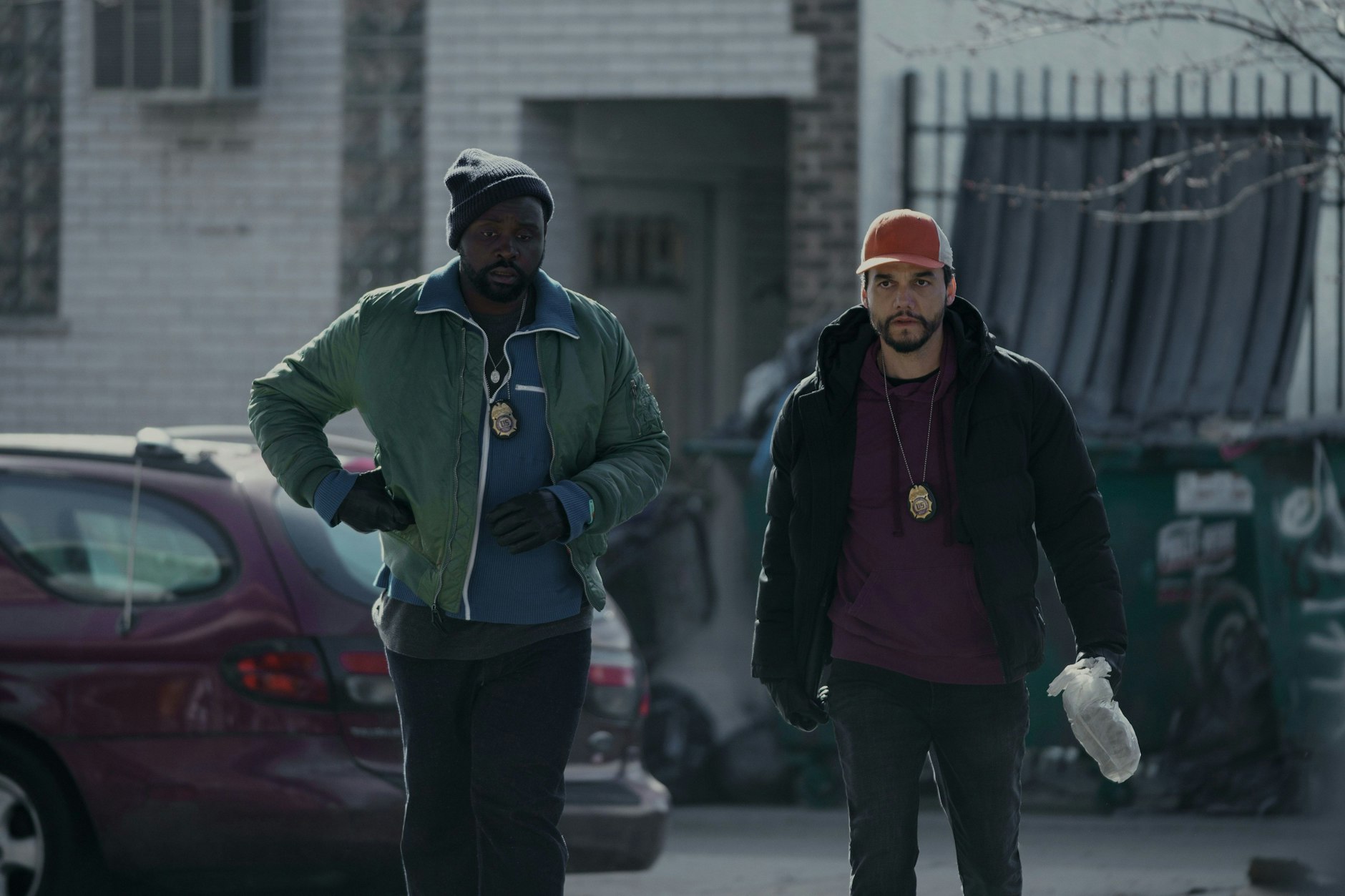 Brian Tyree Henry und Wagner Moura in „Dope Thief“, ab 14. März auf Apple TV+